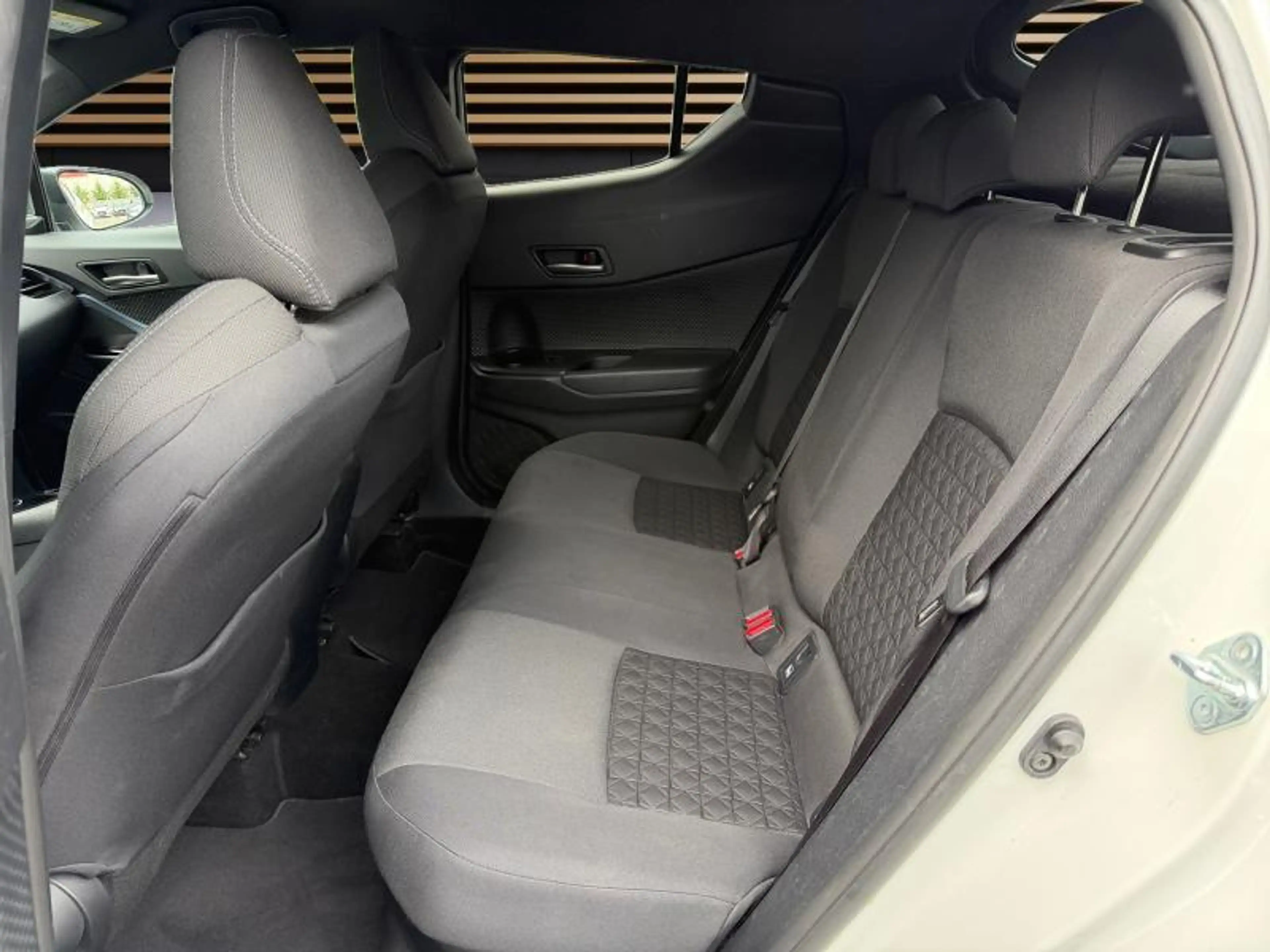 Toyota C-HR C-LUB BI-TONE — photo 12