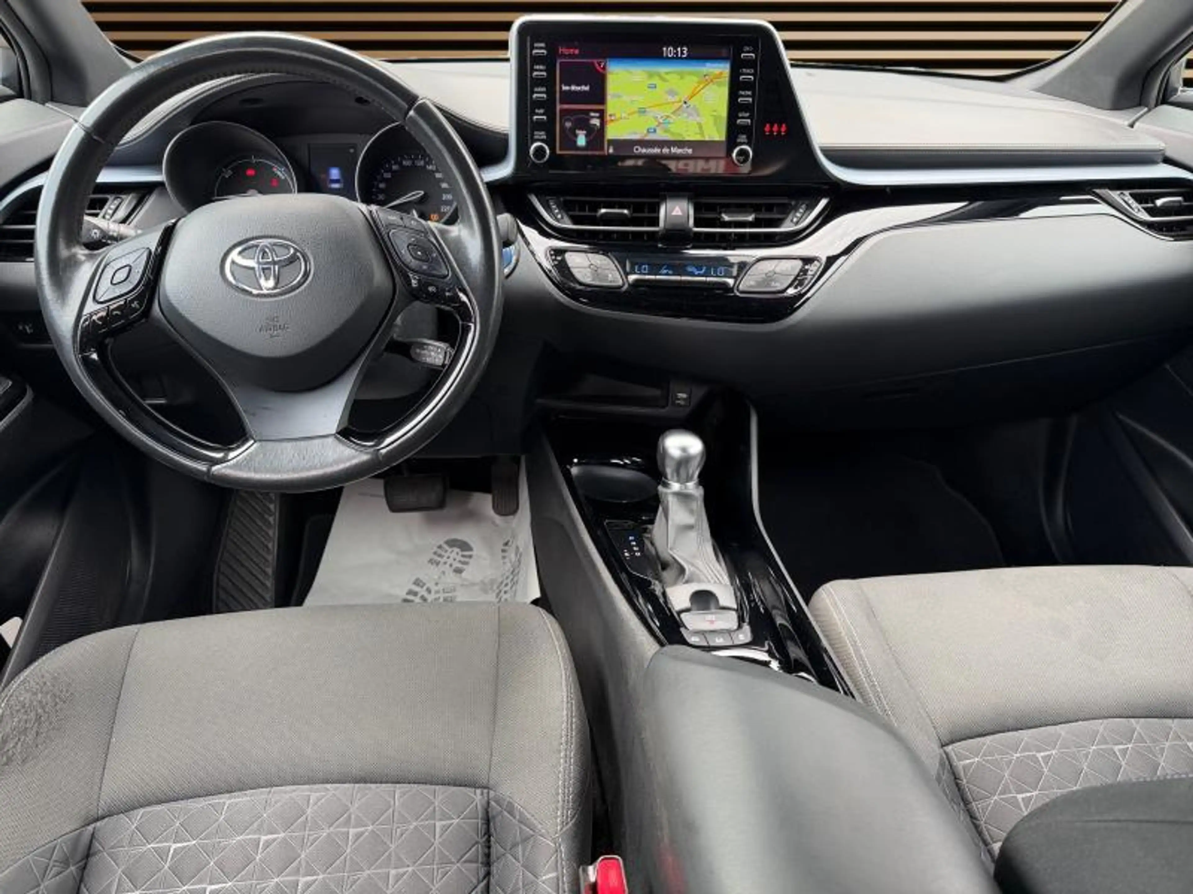 Toyota C-HR C-LUB BI-TONE — photo 13