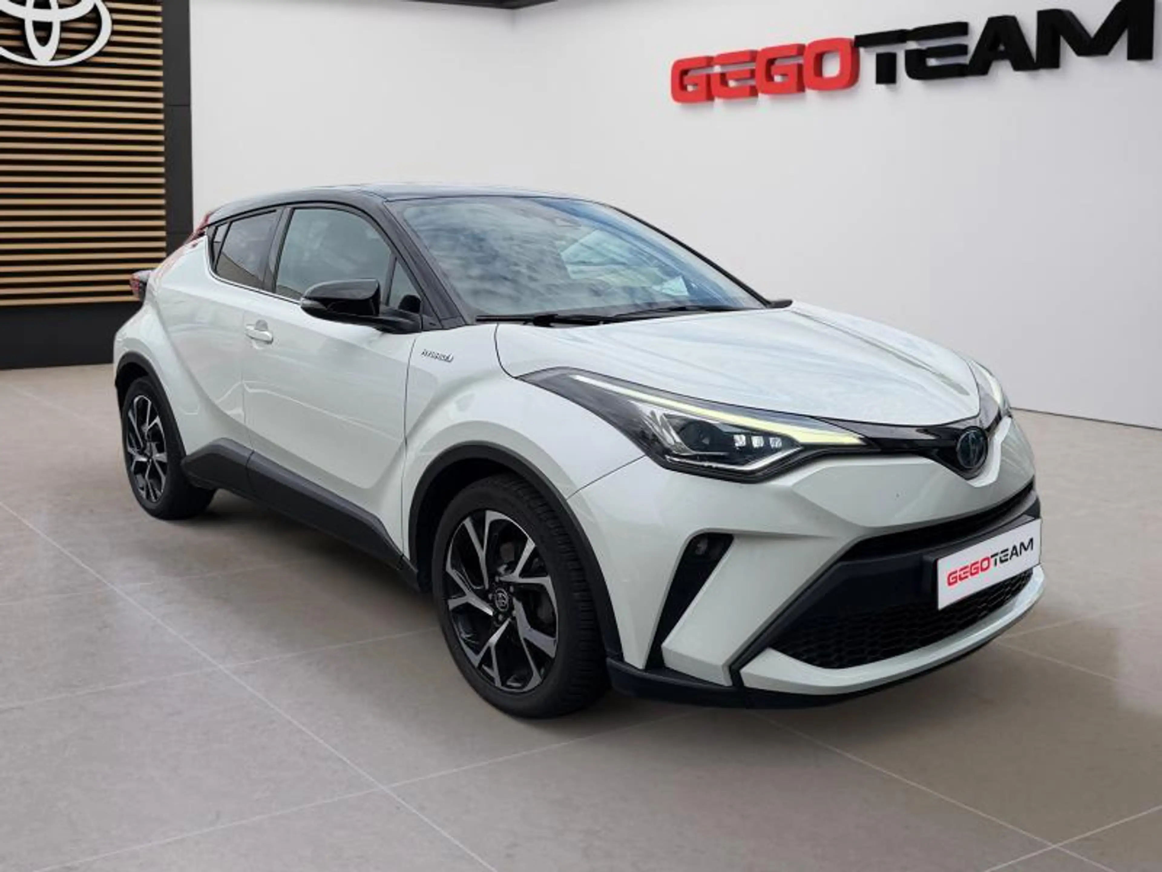 Toyota C-HR C-LUB BI-TONE — photo 8