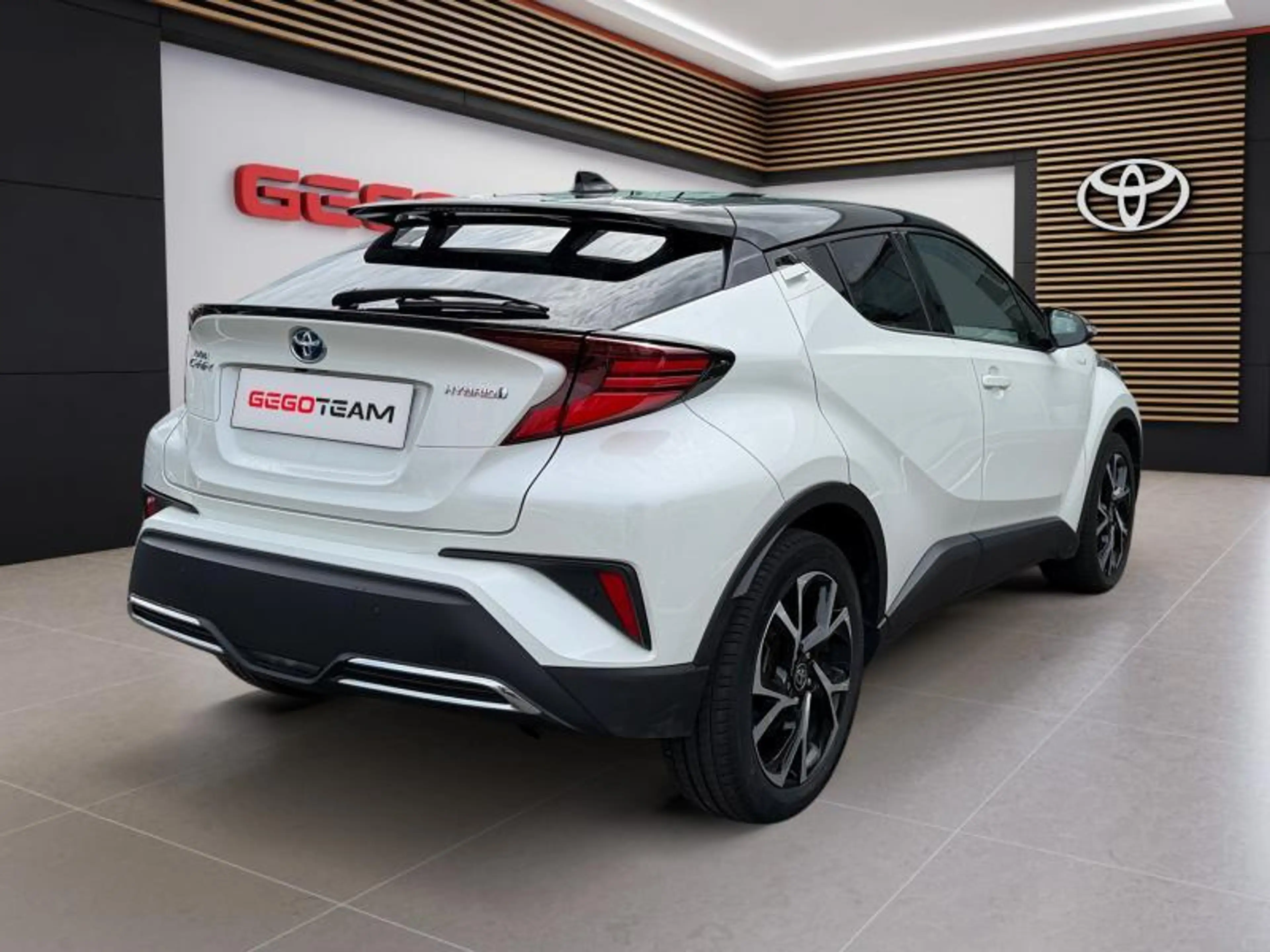Toyota C-HR C-LUB BI-TONE — photo 6