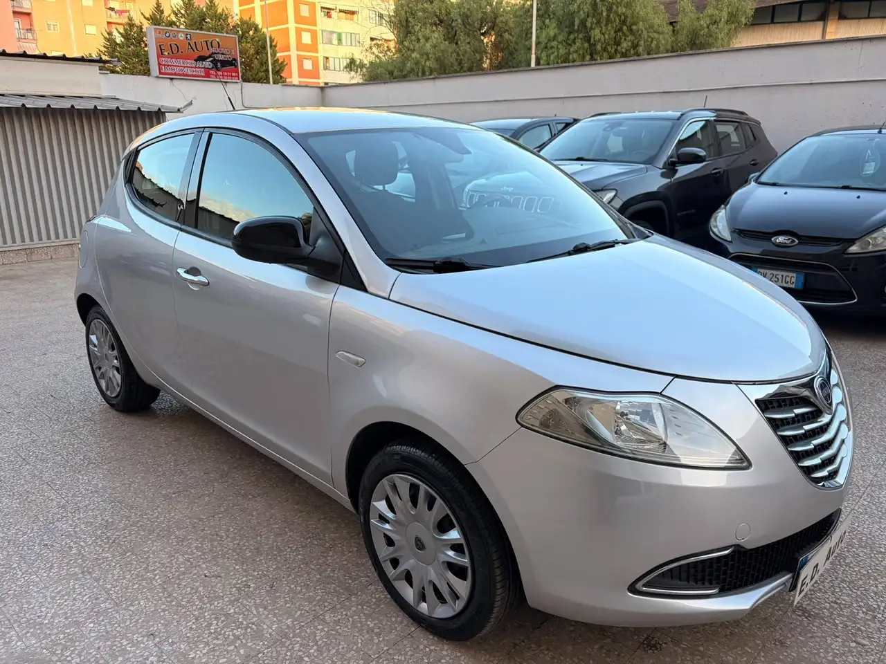 Lancia Ypsilon