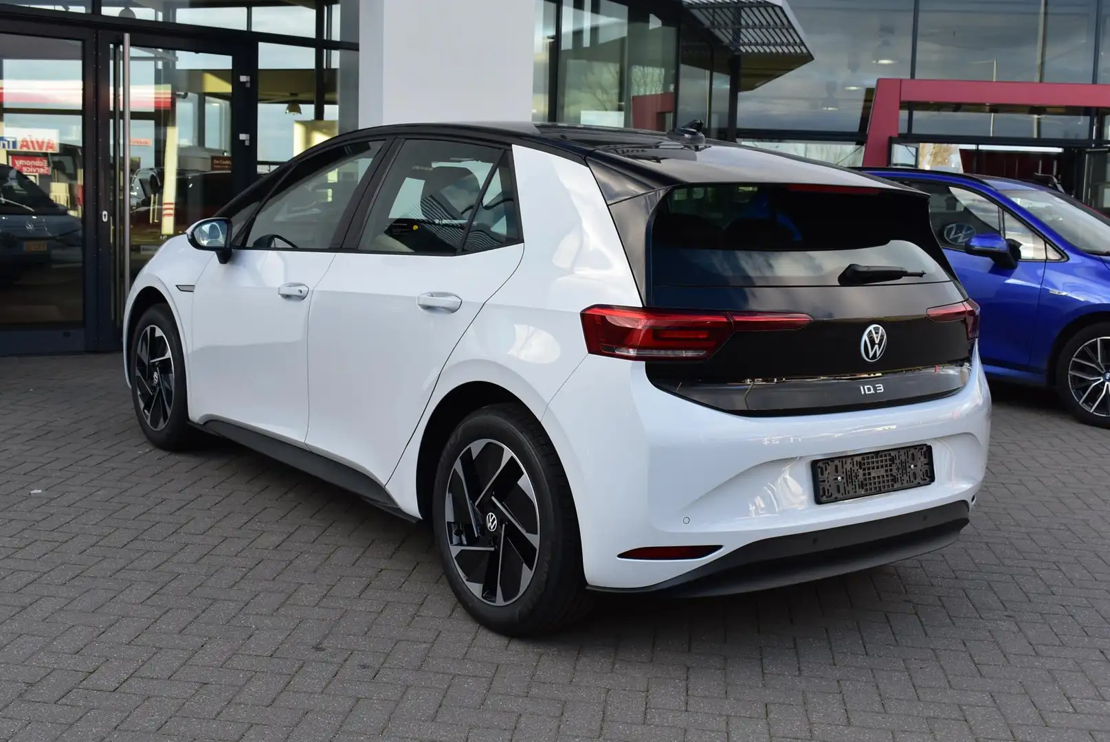 Volkswagen ID.3 Pure 45 kWh Prijs na SEPP € 36895,-  Climatronic, Wit - 2