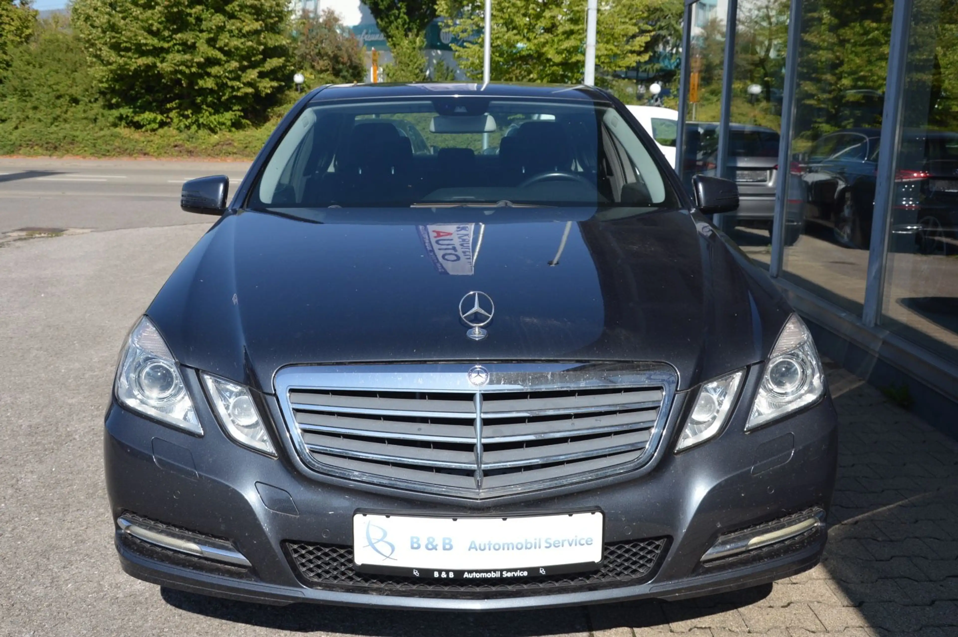 Mercedes-Benz E 250 CGI Lim. AUTOMATIK*PDC*SHZ*SHD*NAVI* — photo 8