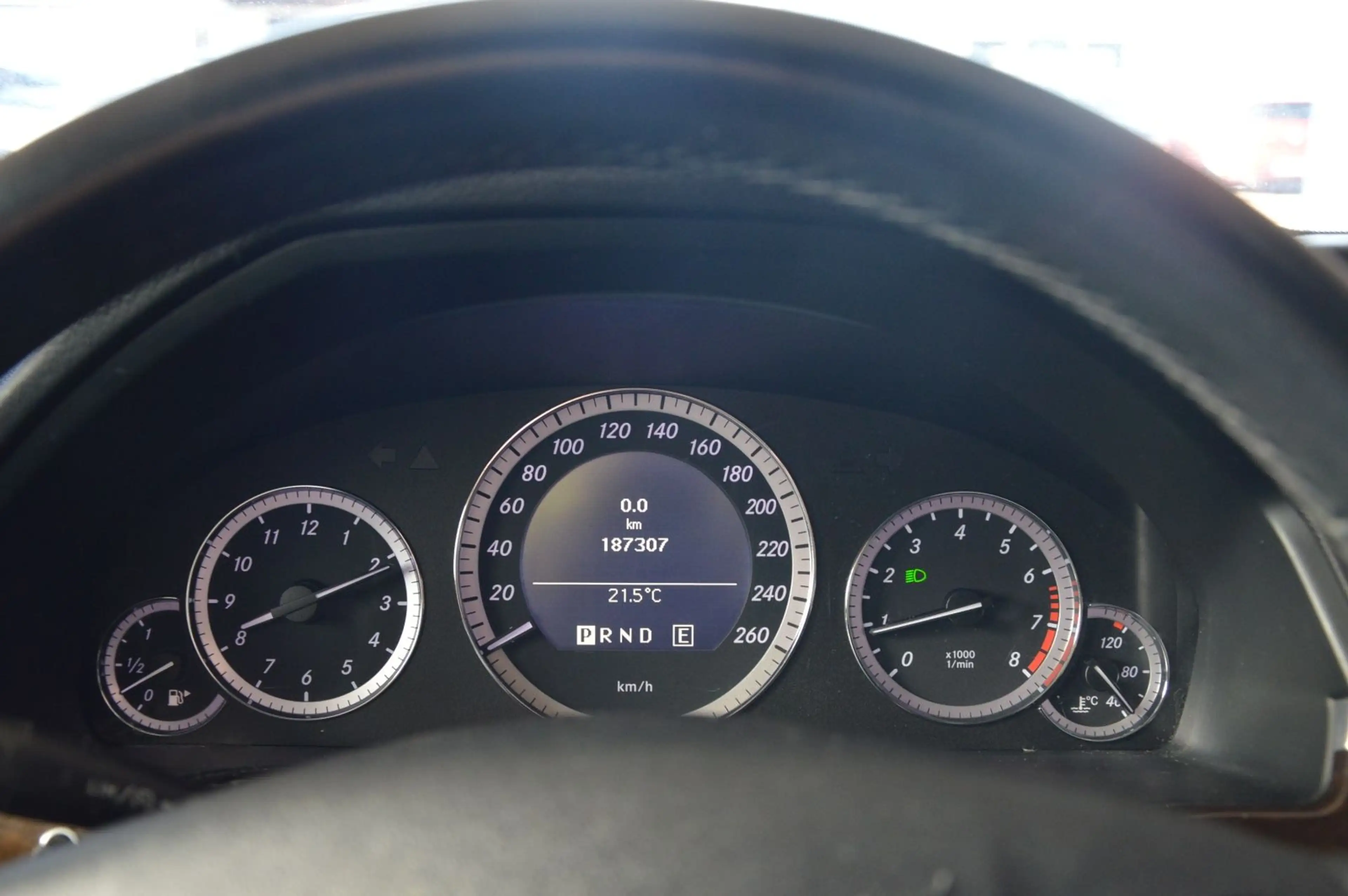 Mercedes-Benz E 250 CGI Lim. AUTOMATIK*PDC*SHZ*SHD*NAVI* — photo 15
