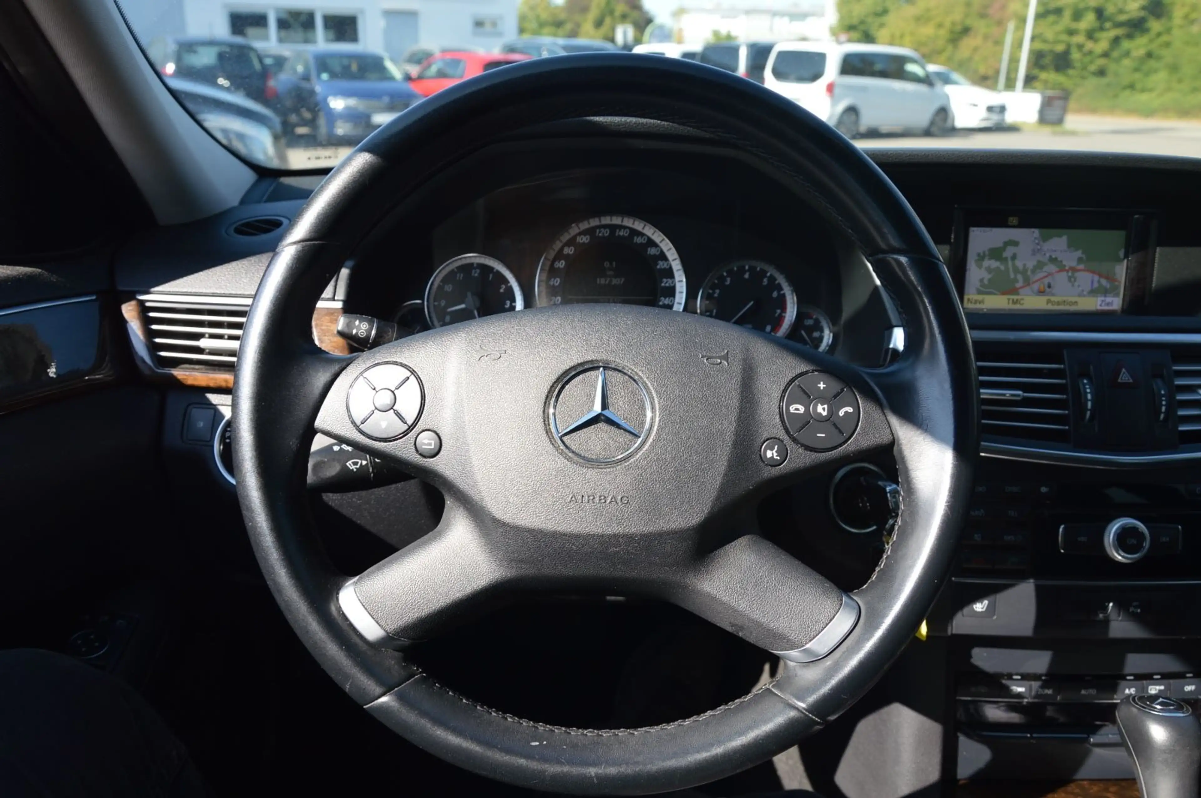 Mercedes-Benz E 250 CGI Lim. AUTOMATIK*PDC*SHZ*SHD*NAVI* — photo 14