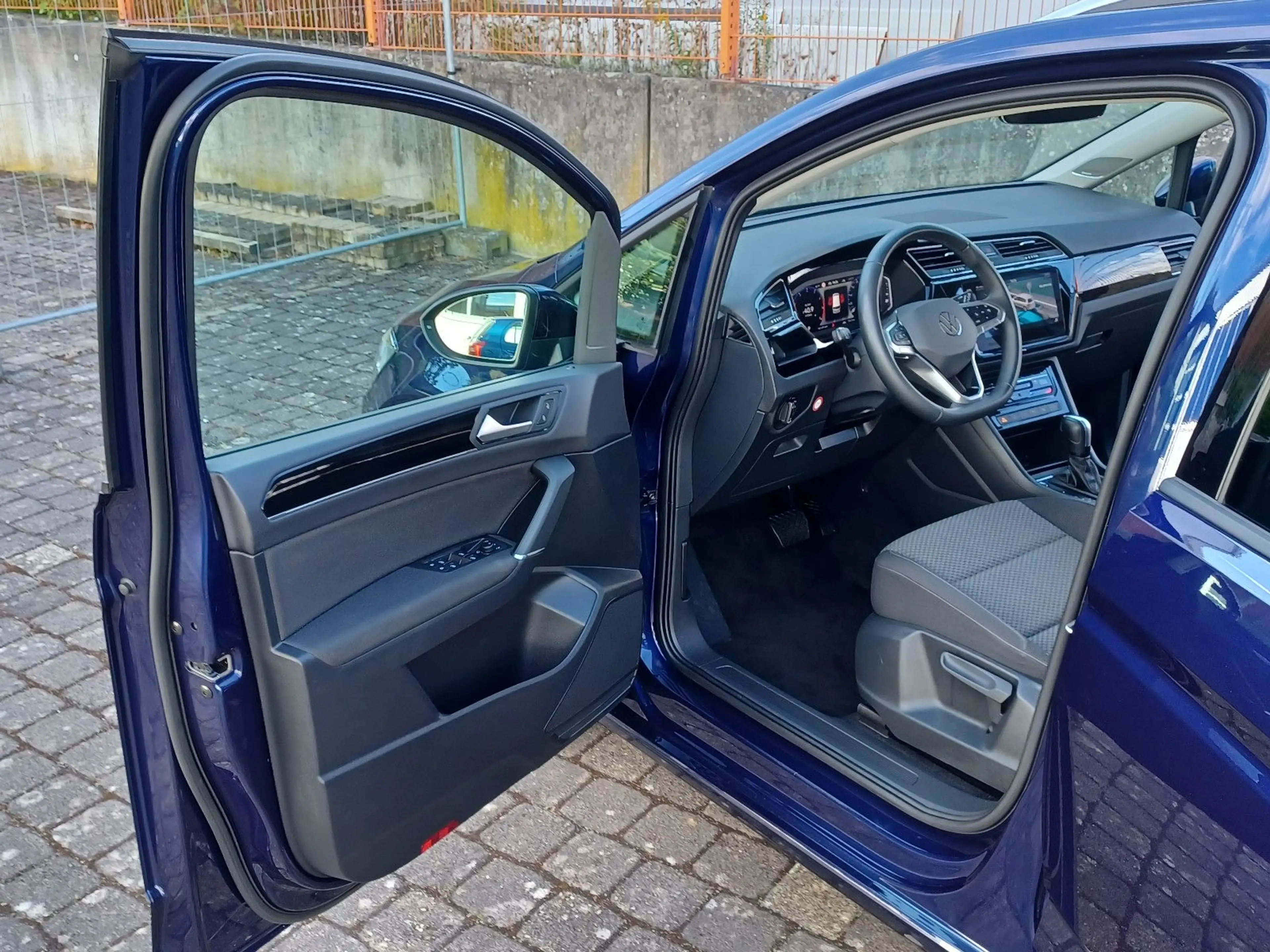 Volkswagen Touran Comfortline 7Sitz ACC DC-Pro Kgo AHK Sthz — photo 6