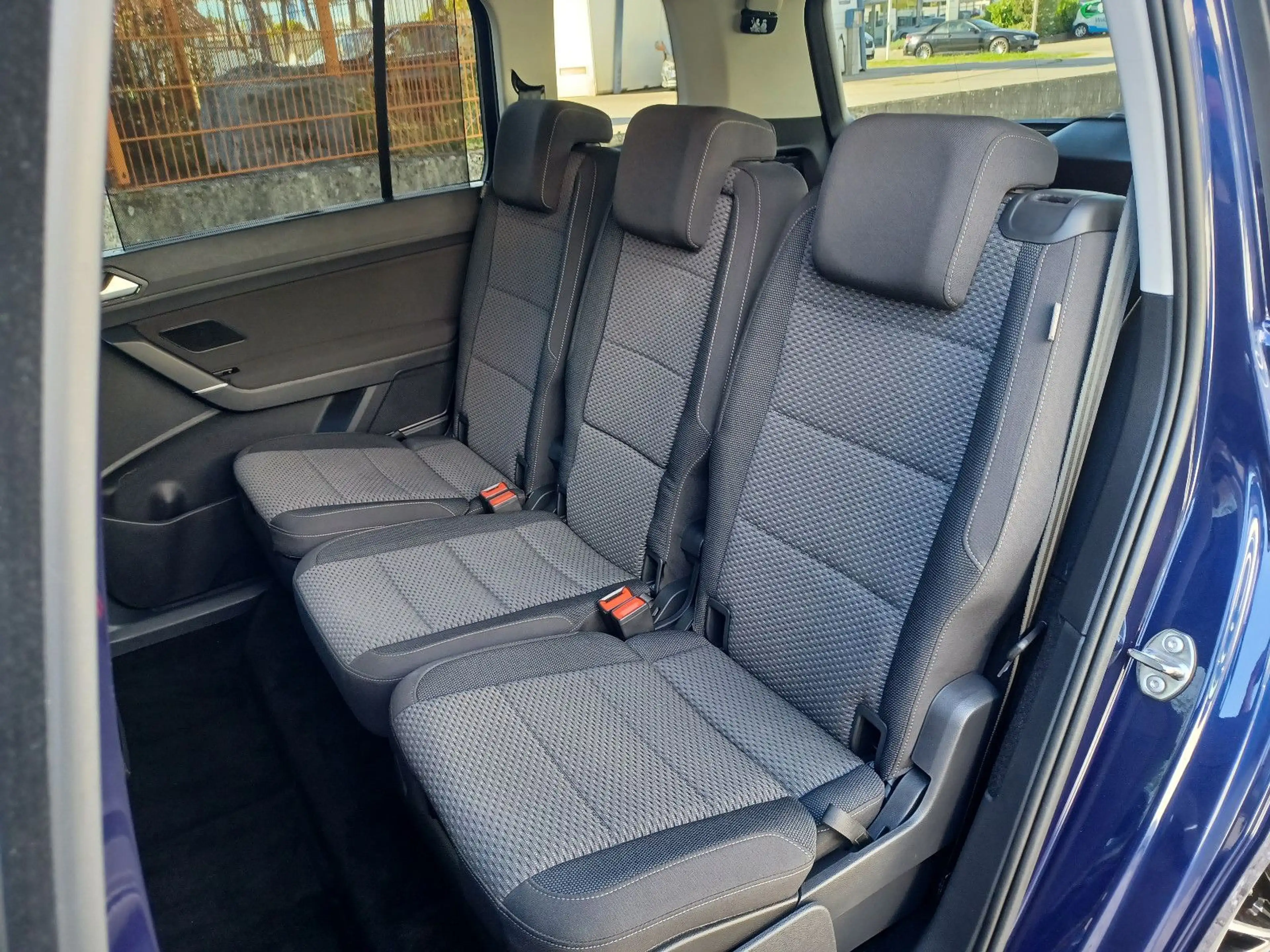 Volkswagen Touran Comfortline 7Sitz ACC DC-Pro Kgo AHK Sthz — photo 14