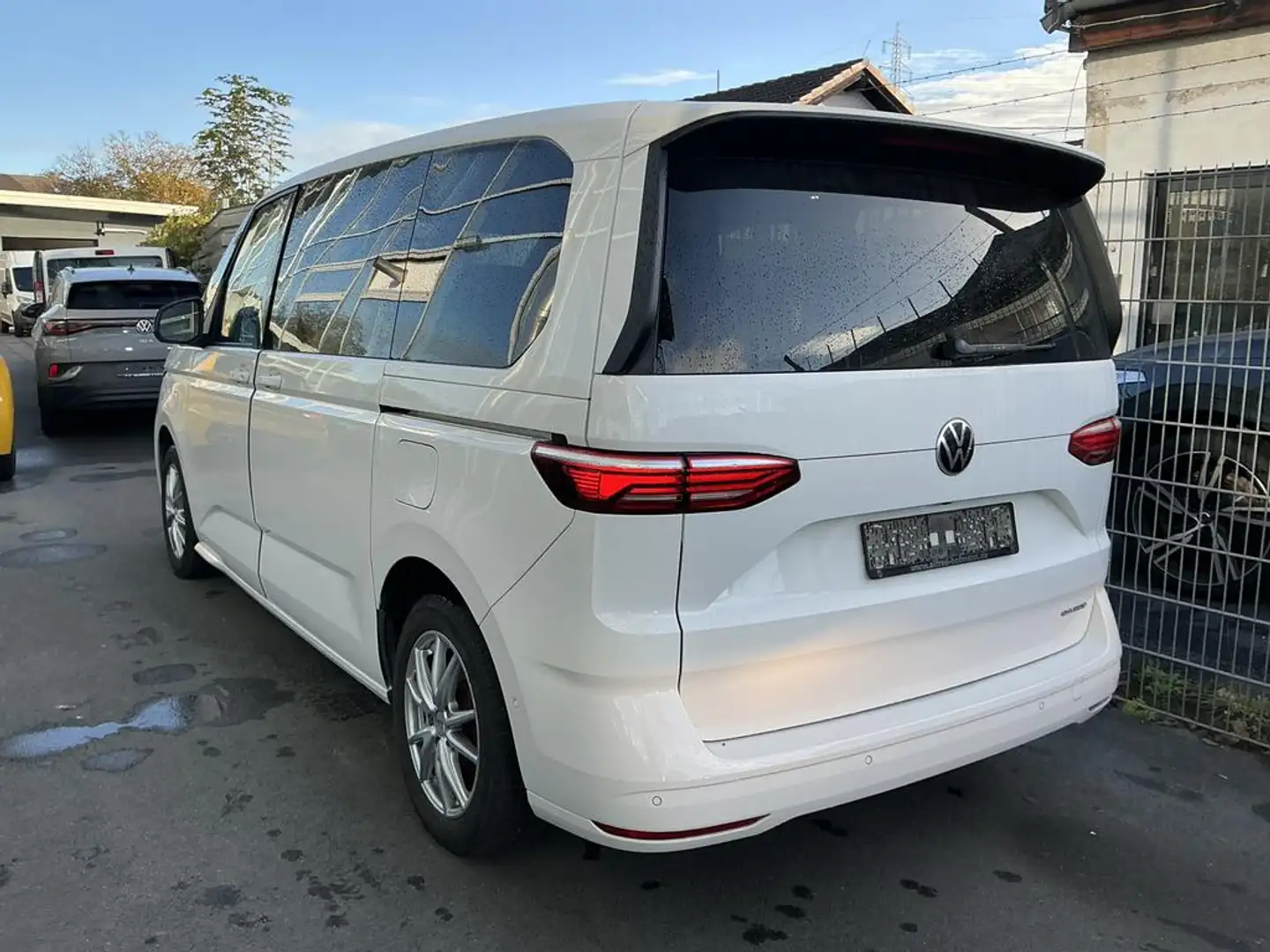 Volkswagen T7 Multivan 1.4 TSI PHEV Batalla Corta Life DSG 160kW Blanco - 2