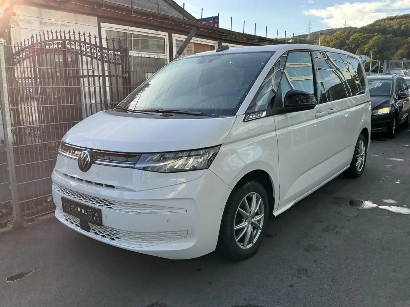 Volkswagen T7 Multivan 1.4 TSI PHEV Batalla Corta Life DSG 160kW Blanco - 1