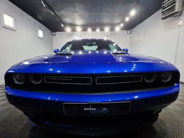 Dodge Challenger view 6