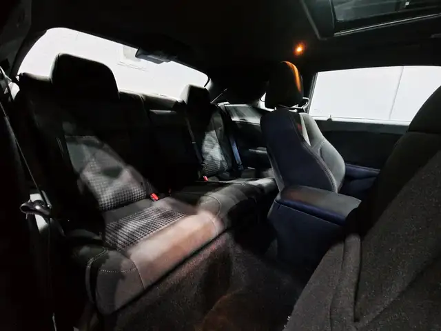 Dodge Challenger view 12