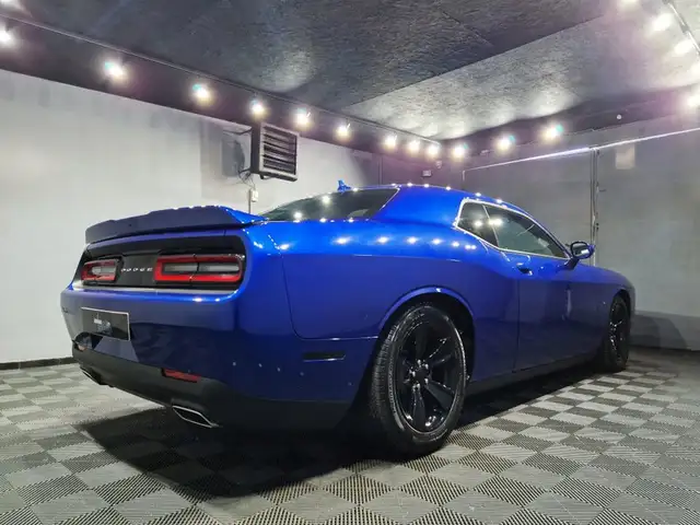 Dodge Challenger view 4