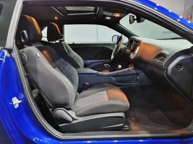 Dodge Challenger view 10