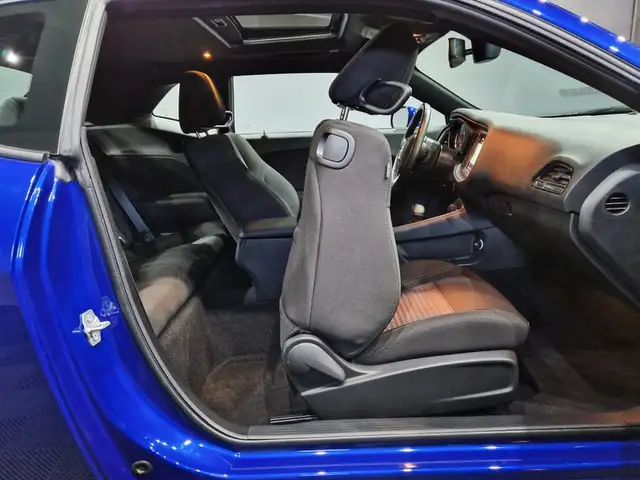 Dodge Challenger view 11