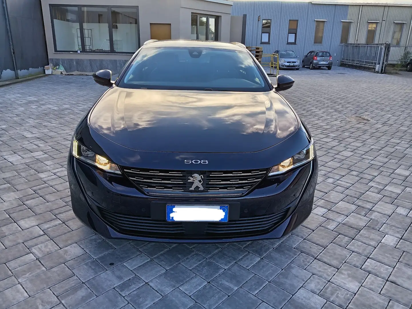 Peugeot 508 SW 1.5 hdi Allure Pack 130cv eat8 unicoprop ivaesp Bleu - 2