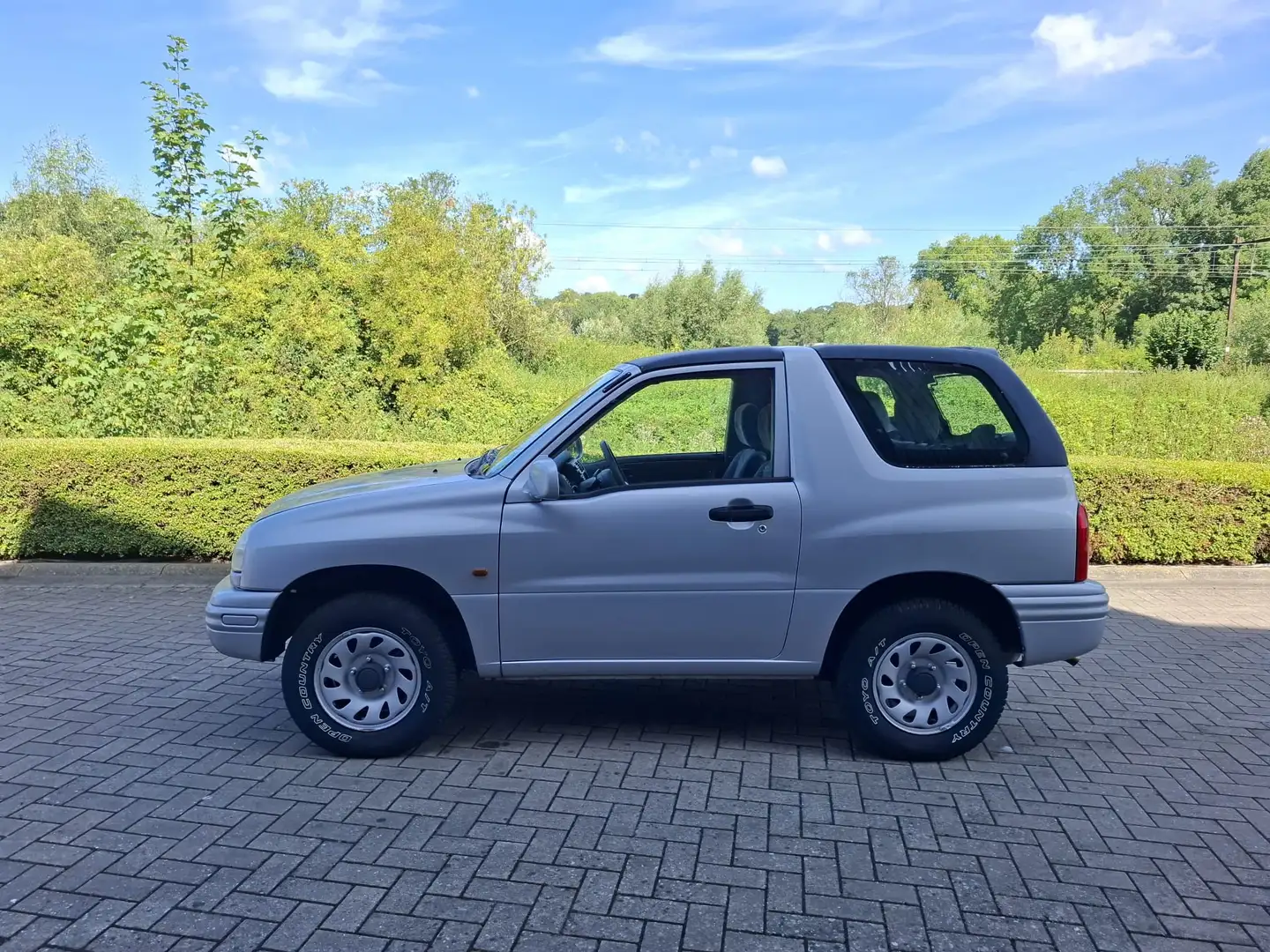 Suzuki Vitara 1.6i Cabriolet - 2