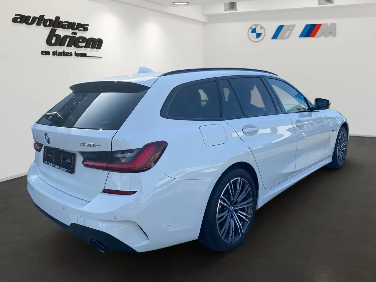 BMW 330 e xDrive Touring, M Sport, HYBRID 3