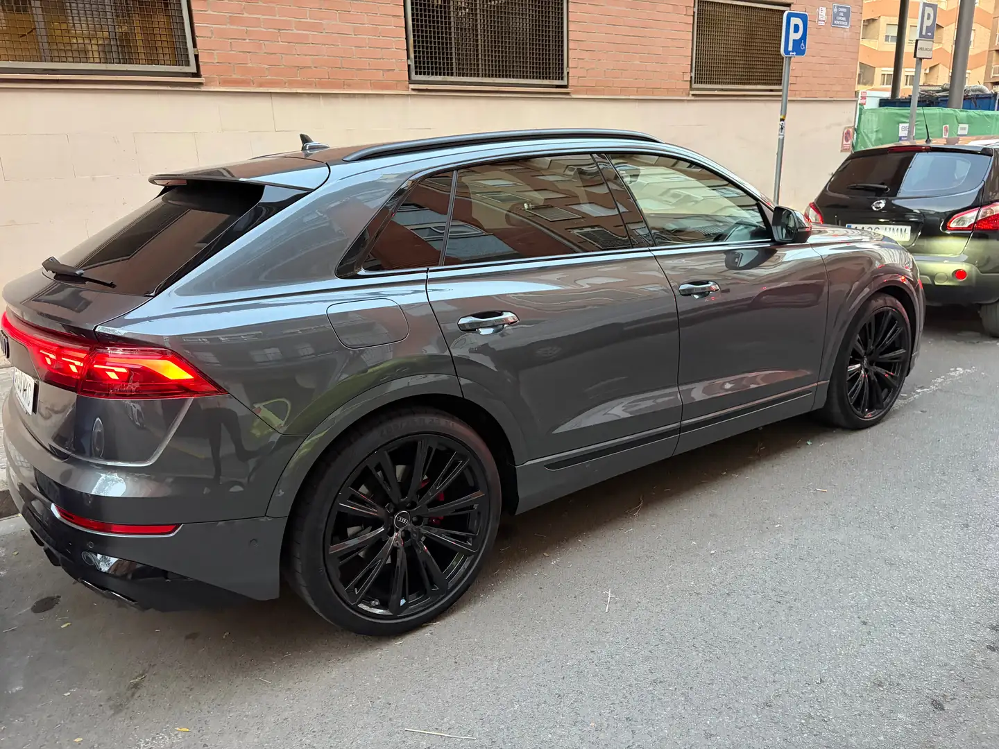 Audi SQ8 SQ8 TFSI quattro tiptronic 373kW Сірий - 1