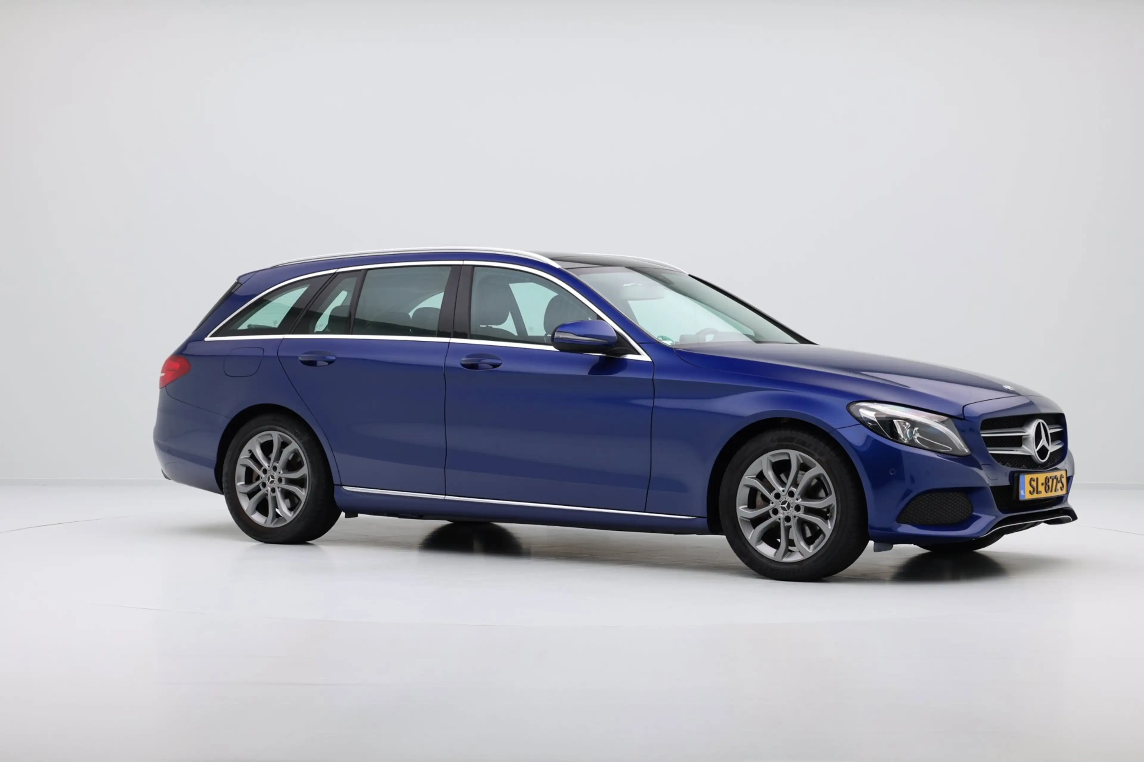 Mercedes-Benz C 180 Estate Premium Plus Aut. Pano|Half Leder|Cam|LMV|N — photo 4