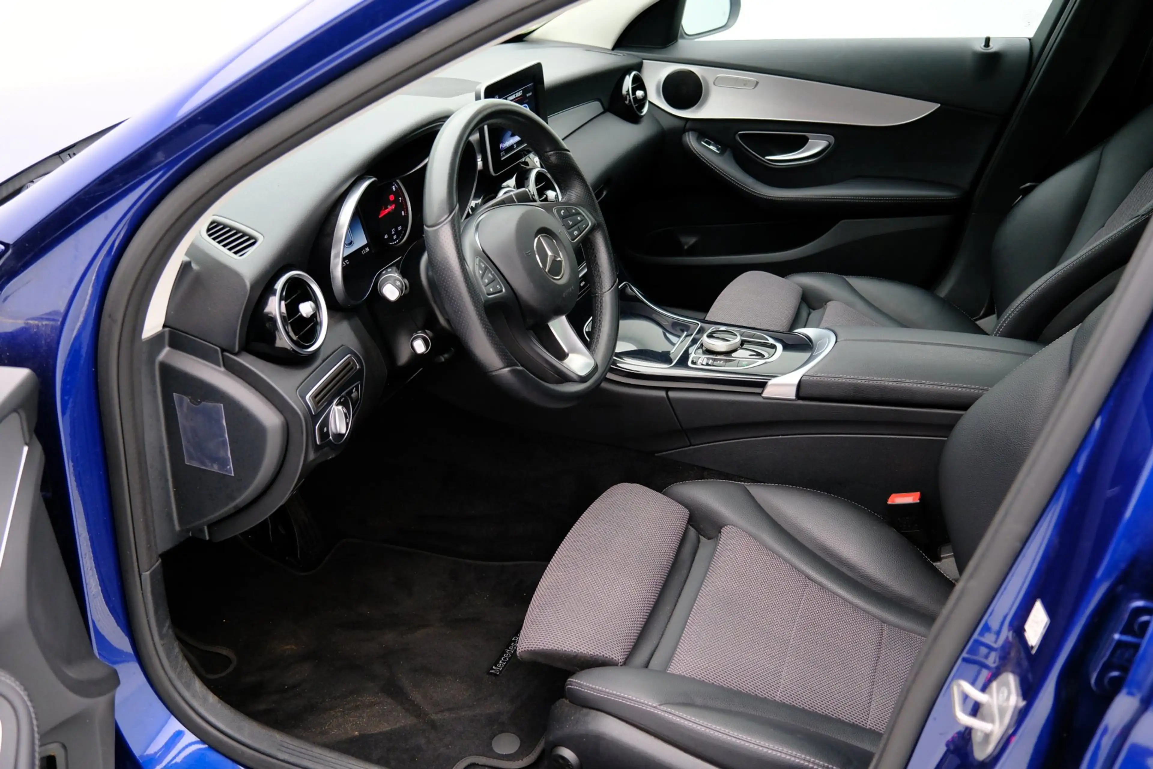 Mercedes-Benz C 180 Estate Premium Plus Aut. Pano|Half Leder|Cam|LMV|N — photo 2