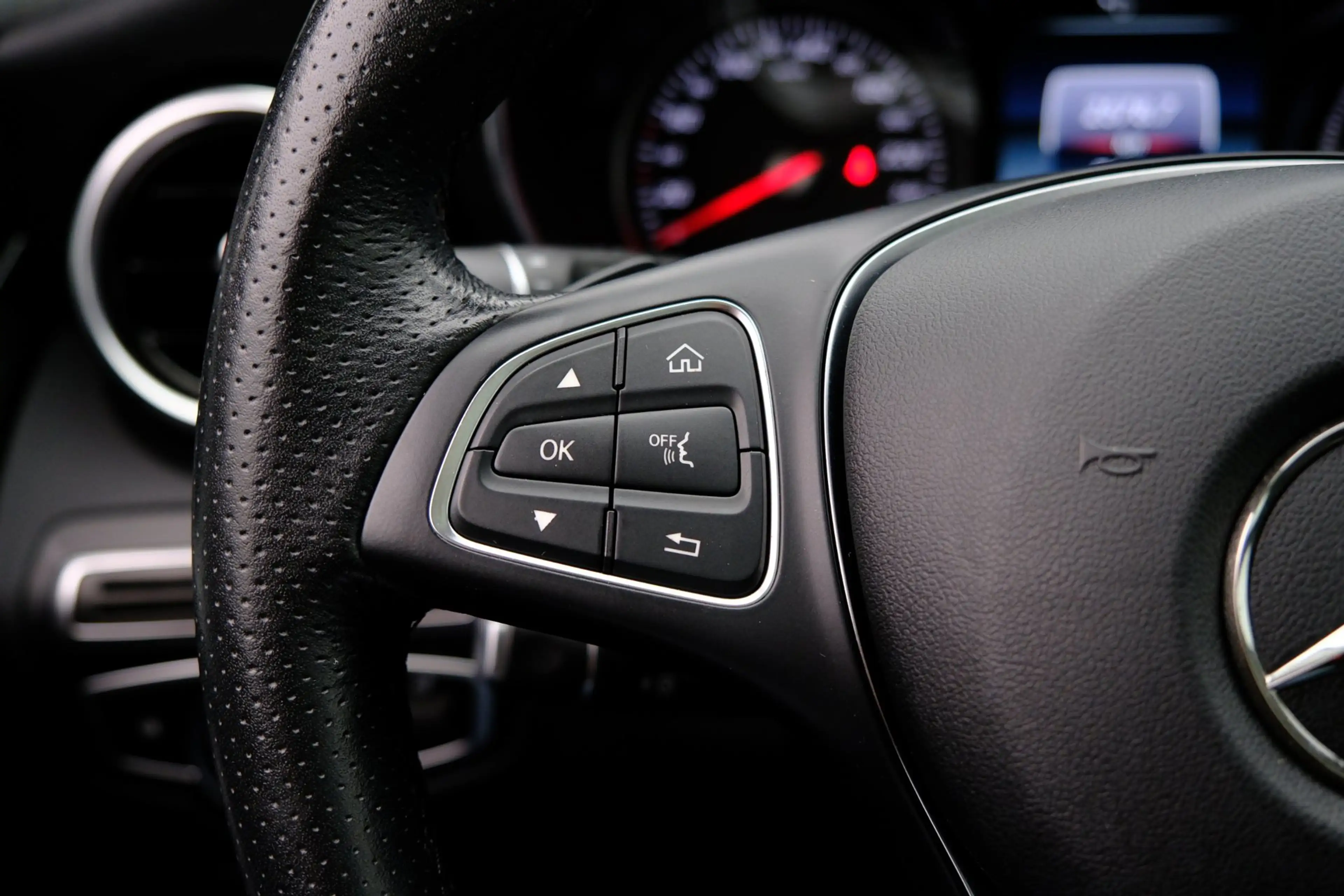 Mercedes-Benz C 180 Estate Premium Plus Aut. Pano|Half Leder|Cam|LMV|N — photo 33
