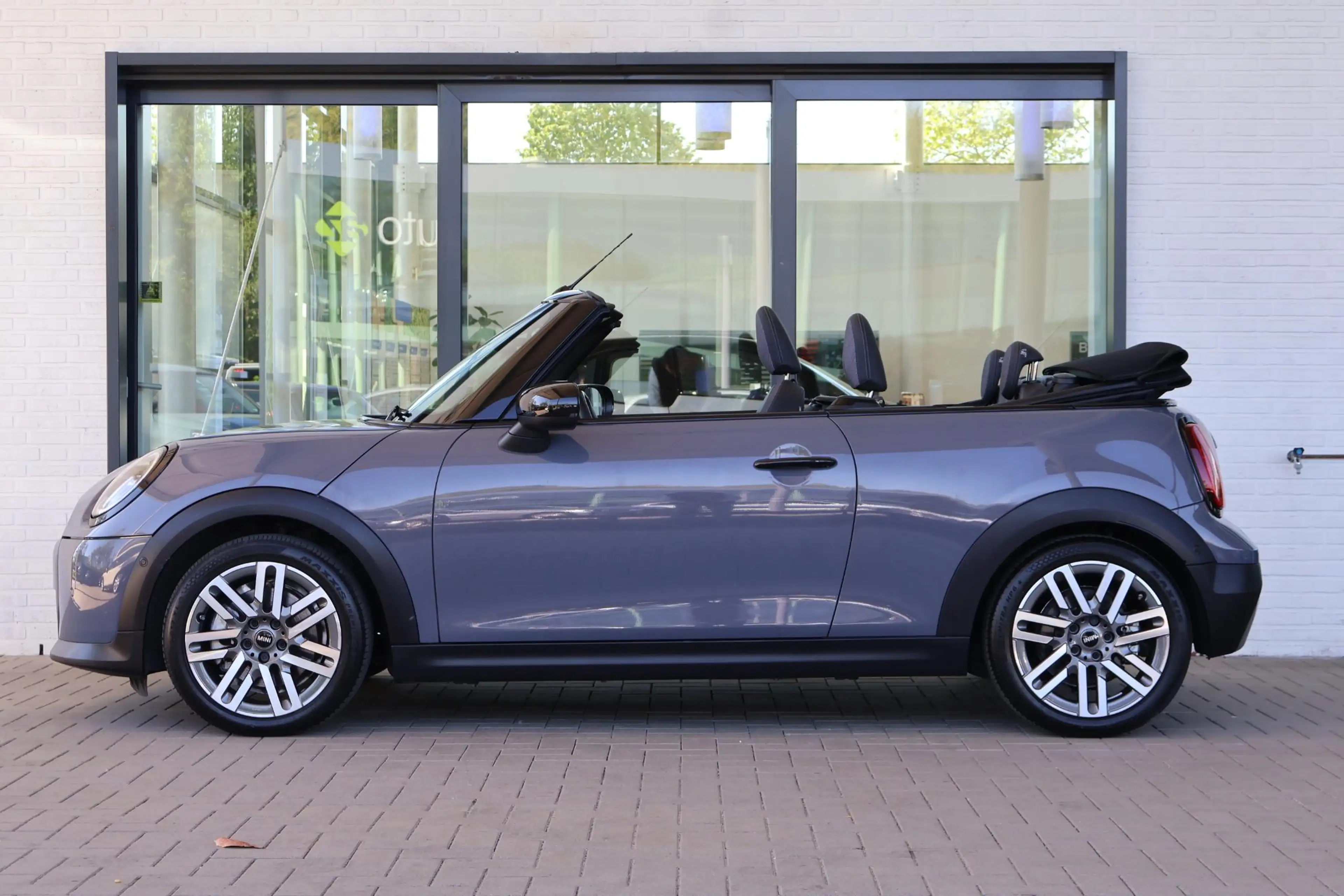 MINI Cooper C Cabrio | Pakket M | Head-Up Display | Stoel- en Stuurverw — photo 5
