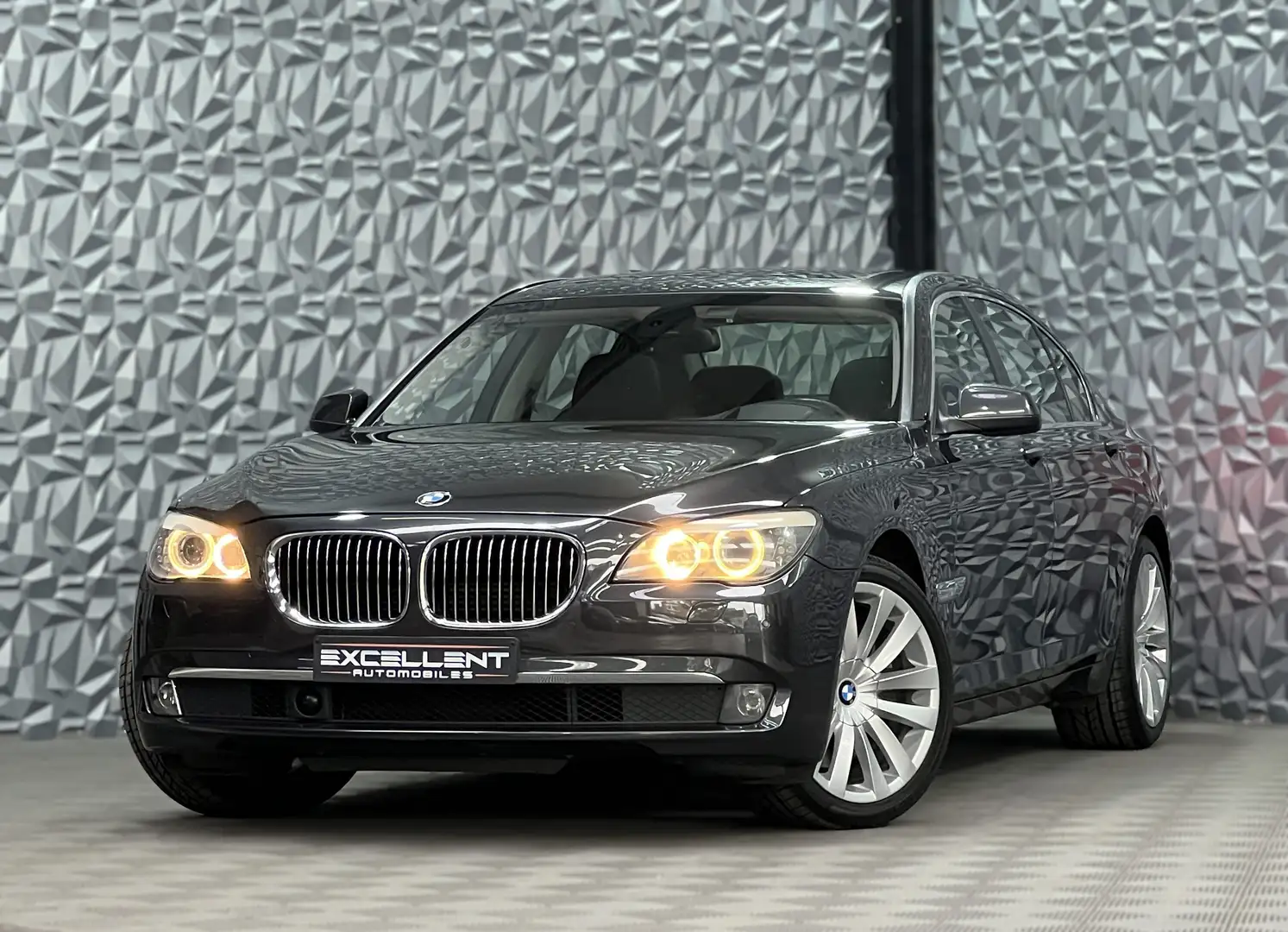 BMW 750 Li*Long*X DRiVE*FULL OPTION*DVD*TOIT*BI-XENON*GPS Gris - 1