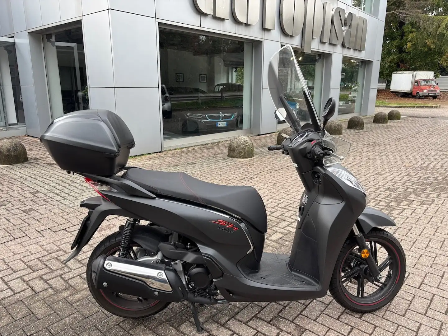 Honda SH 300 Grigio - 2