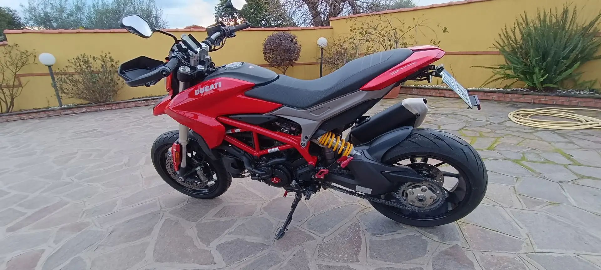 Ducati Hypermotard 939 Rojo - 1