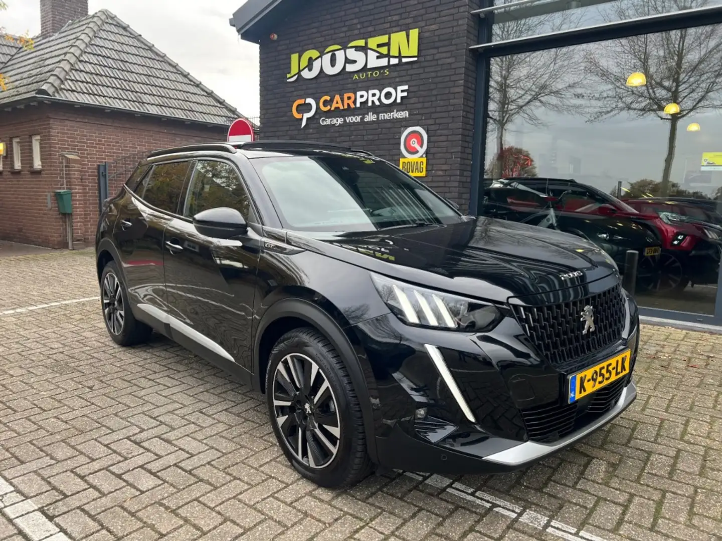 Peugeot 2008 1.2 PURETECH GT PACK Schwarz - 1