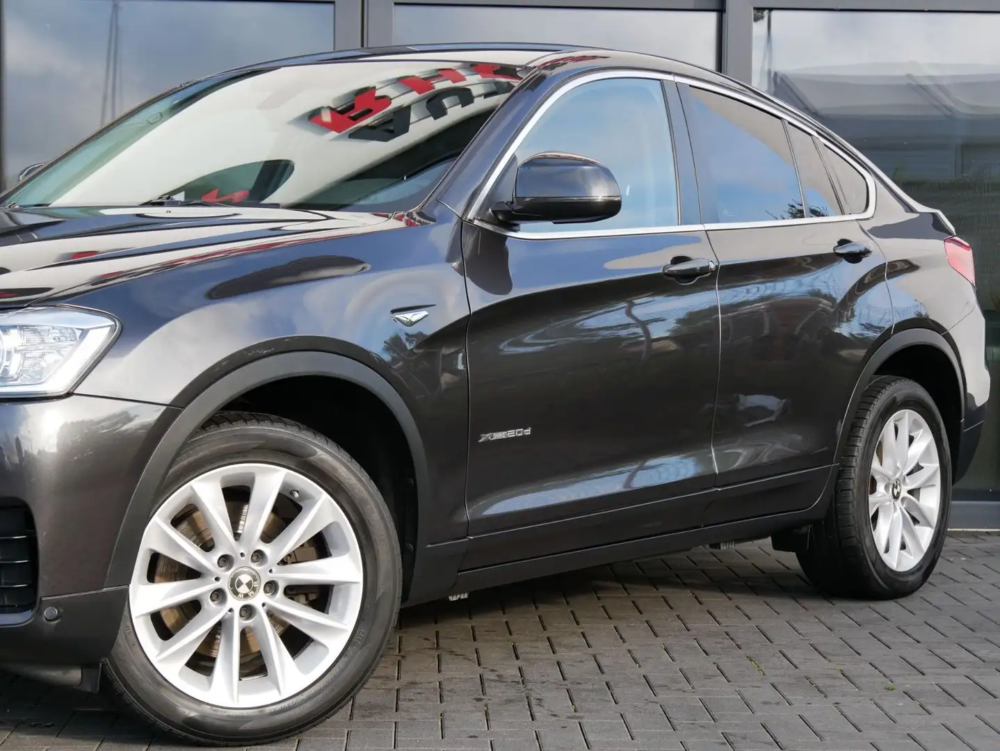 BMW X4 xDrive 20d Aut. NAVI R-KAMERA SPORTSITZE Grau - 2