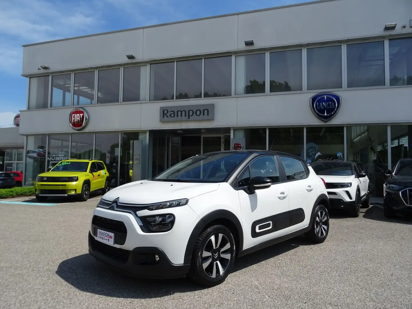 Citroen C3 PureTech 110 S&S EAT6 Shine bijela - 1