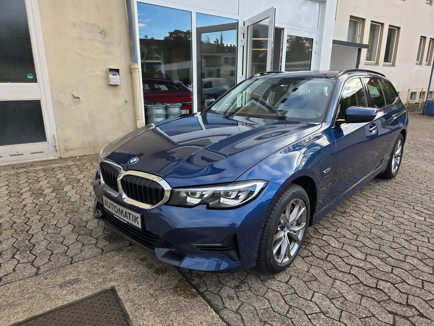 BMW 330 e xDrive Sport Line LED NAVI Bleu - 1