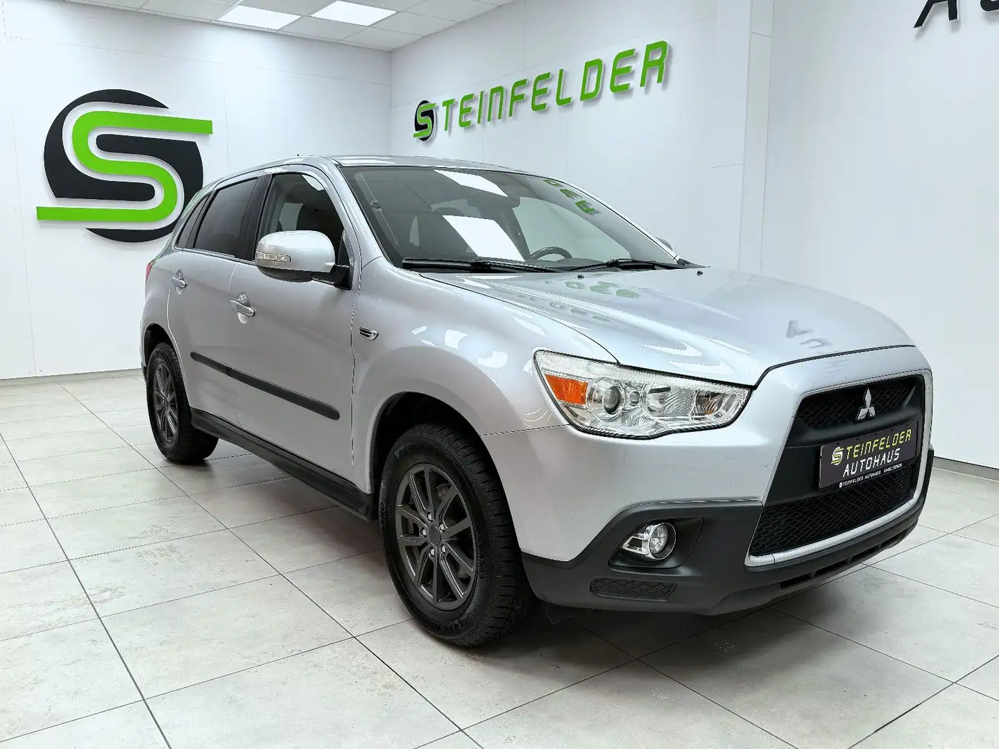 Mitsubishi ASX Inform 2WD/KLIMA/MFL/NAVI/ Stříbrná - 1
