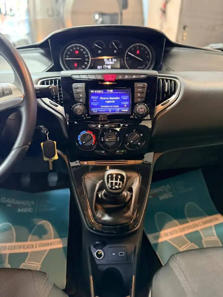 Lancia Ypsilon 2023 — фото 12