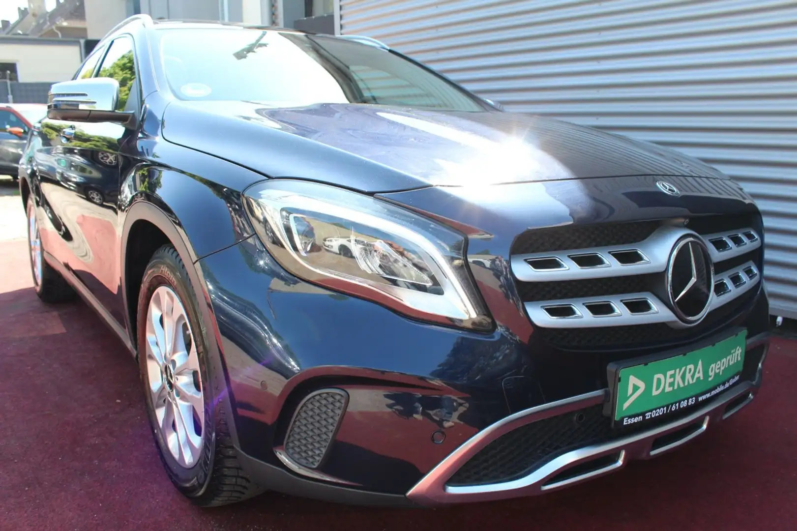 Mercedes-Benz GLA 220 4Matic URBAN AUTOMATIK KLIMA+PANO NAVI Modrá - 2