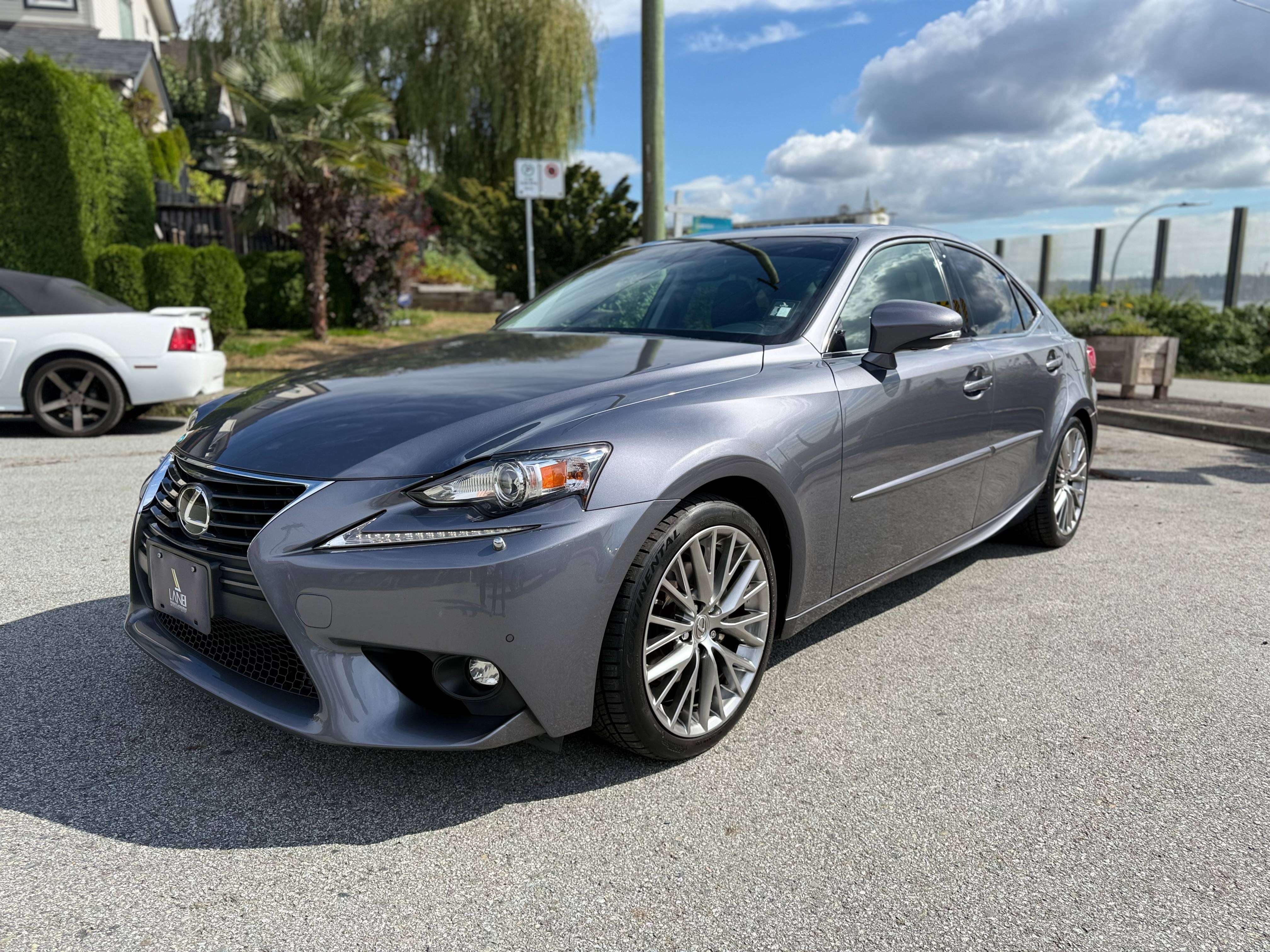 2015 Lexus IS — снимка 1