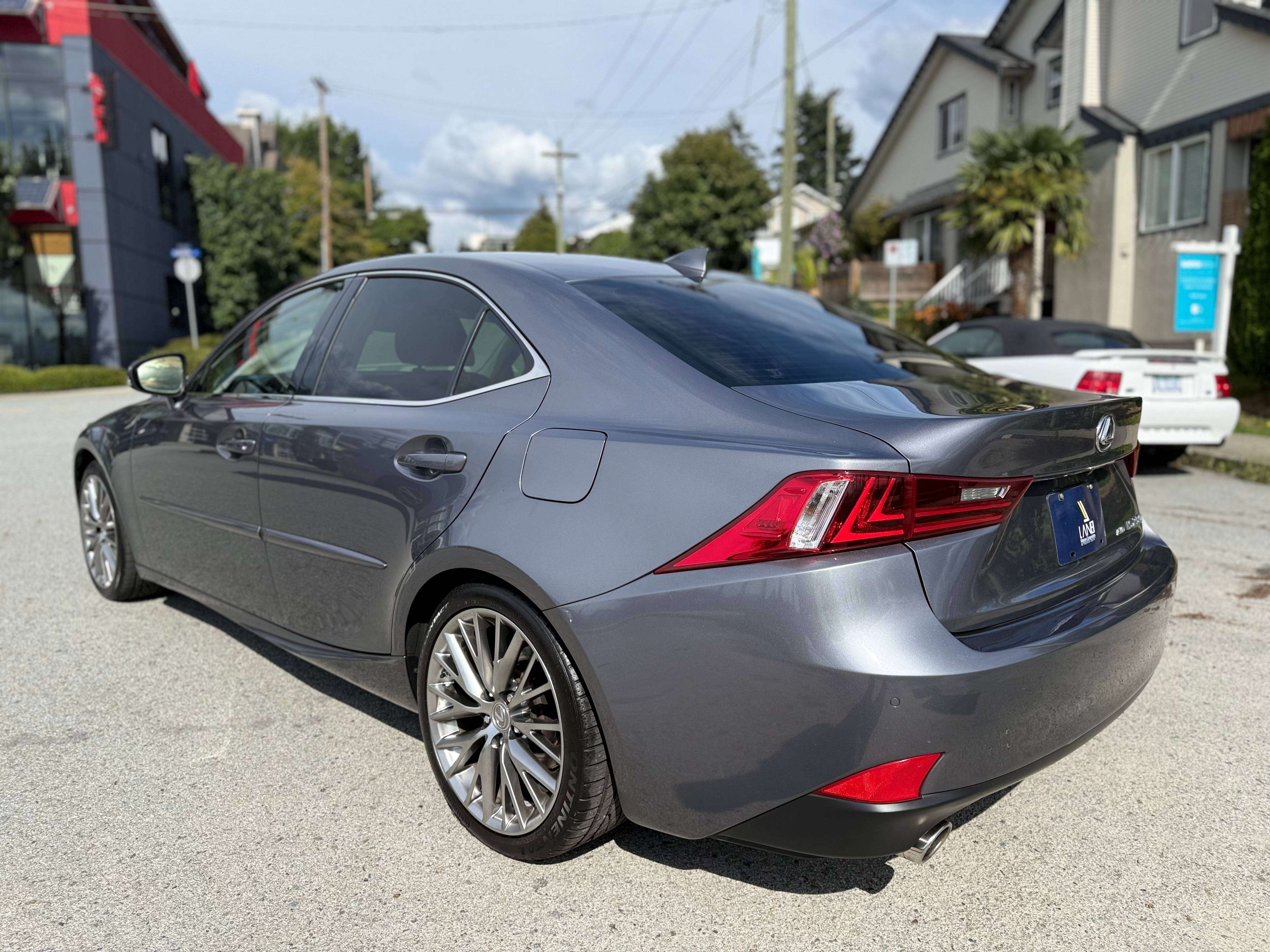 2015 Lexus IS — снимка 1