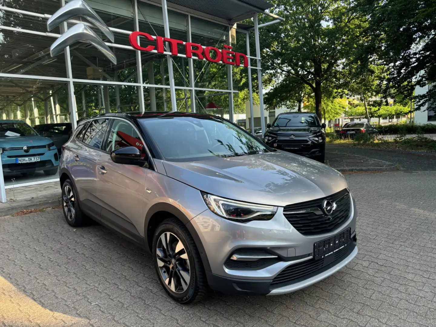 Opel Grandland Business Innovation 1,2i Zilver - 1