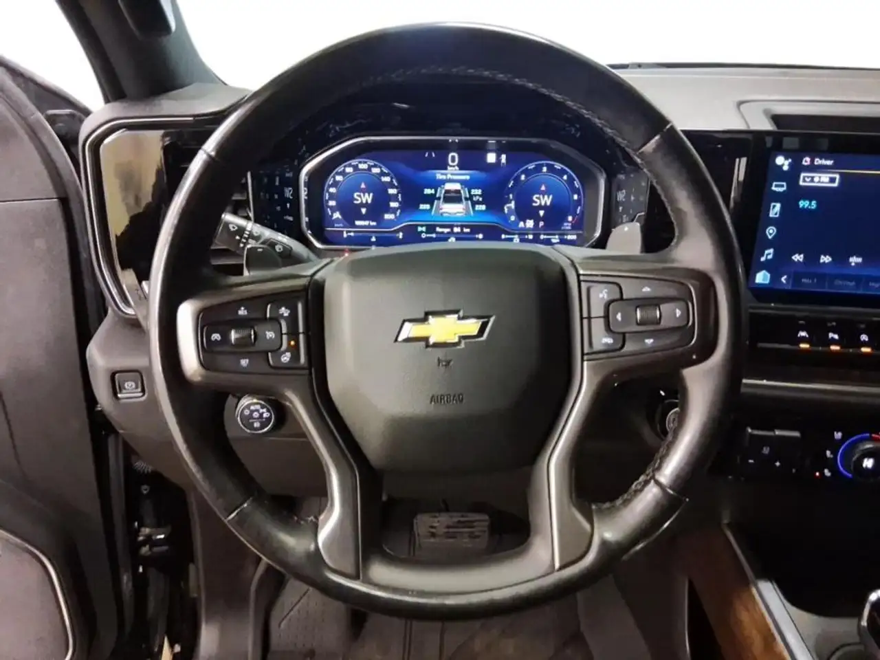 Chevrolet Silverado 1500 снимка Chevrolet Silverado 1500