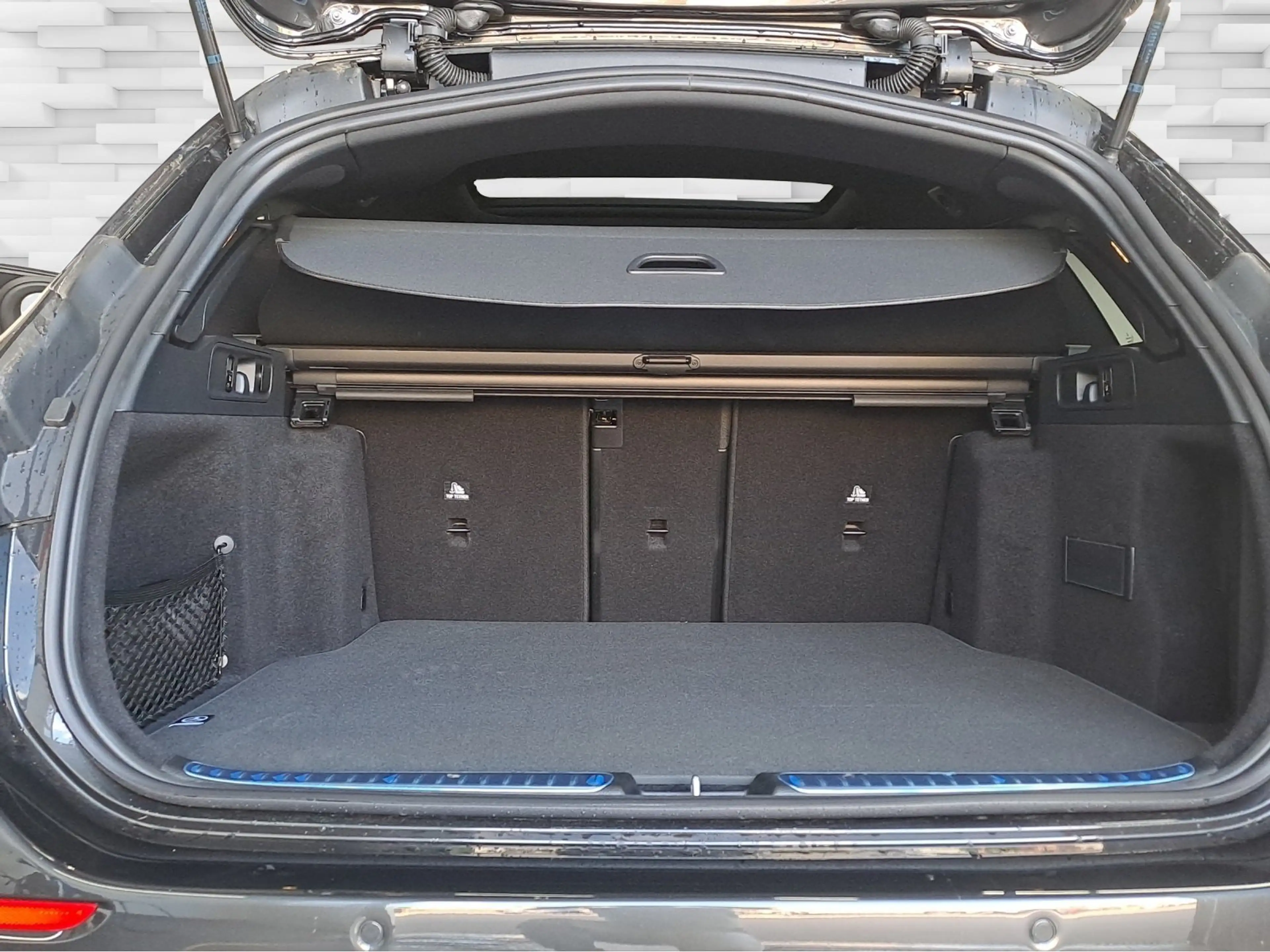 Mercedes-Benz C 220 d T AMG Night AHK/Pano/19"/Tot/360°/Sound3 — photo 8