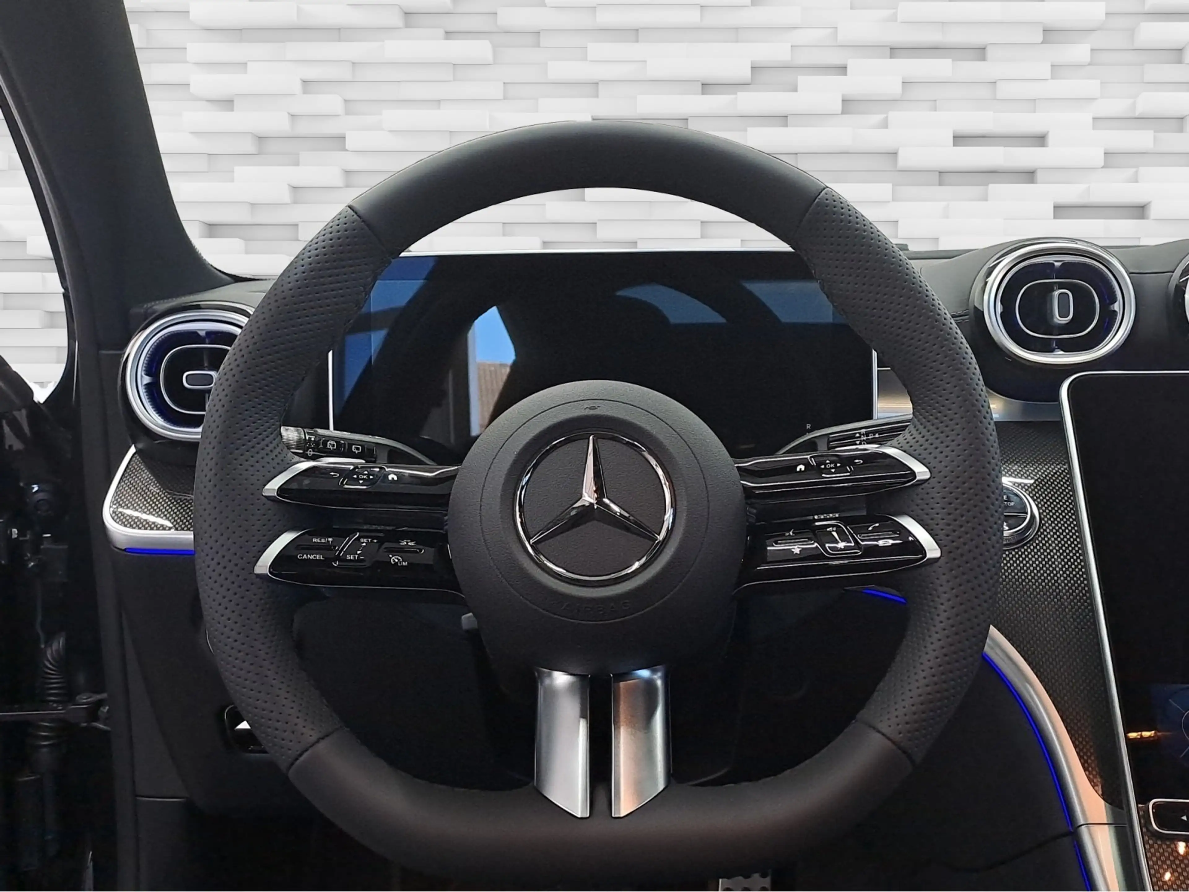 Mercedes-Benz C 220 d T AMG Night AHK/Pano/19"/Tot/360°/Sound3 — photo 5