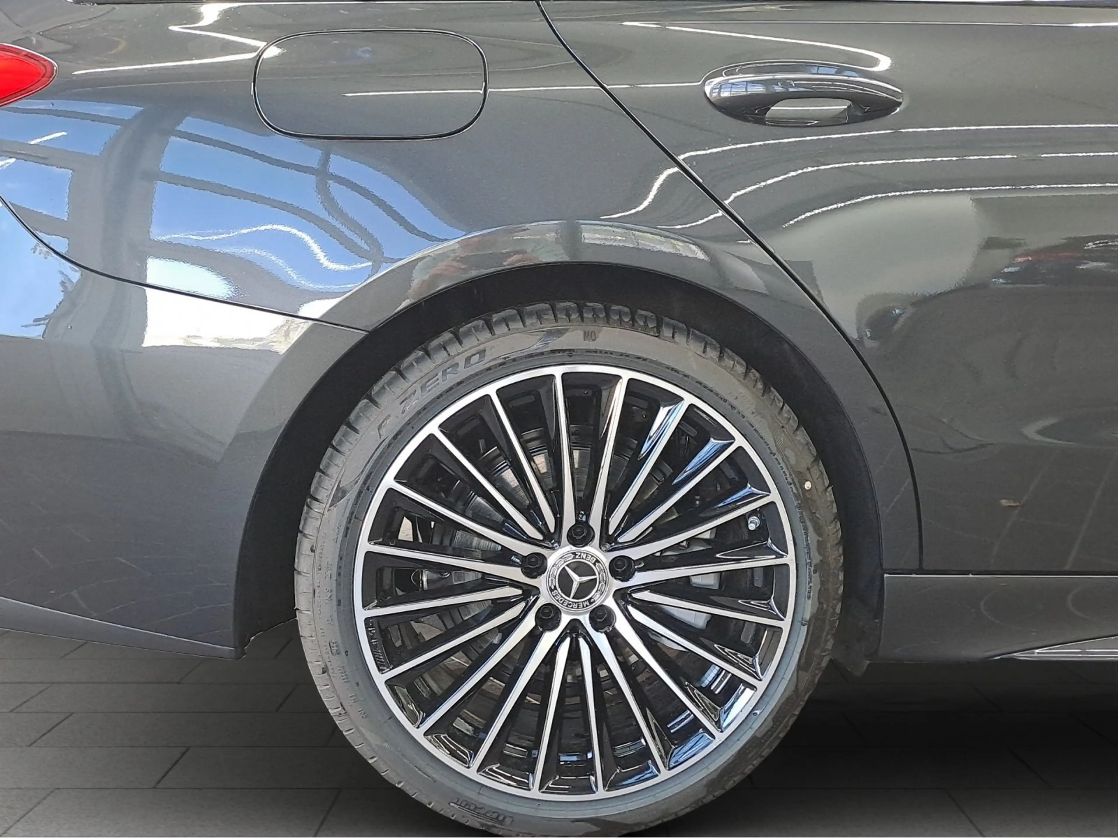 Mercedes-Benz C 220 d T AMG Night AHK/Pano/19"/Tot/360°/Sound3 — photo 13