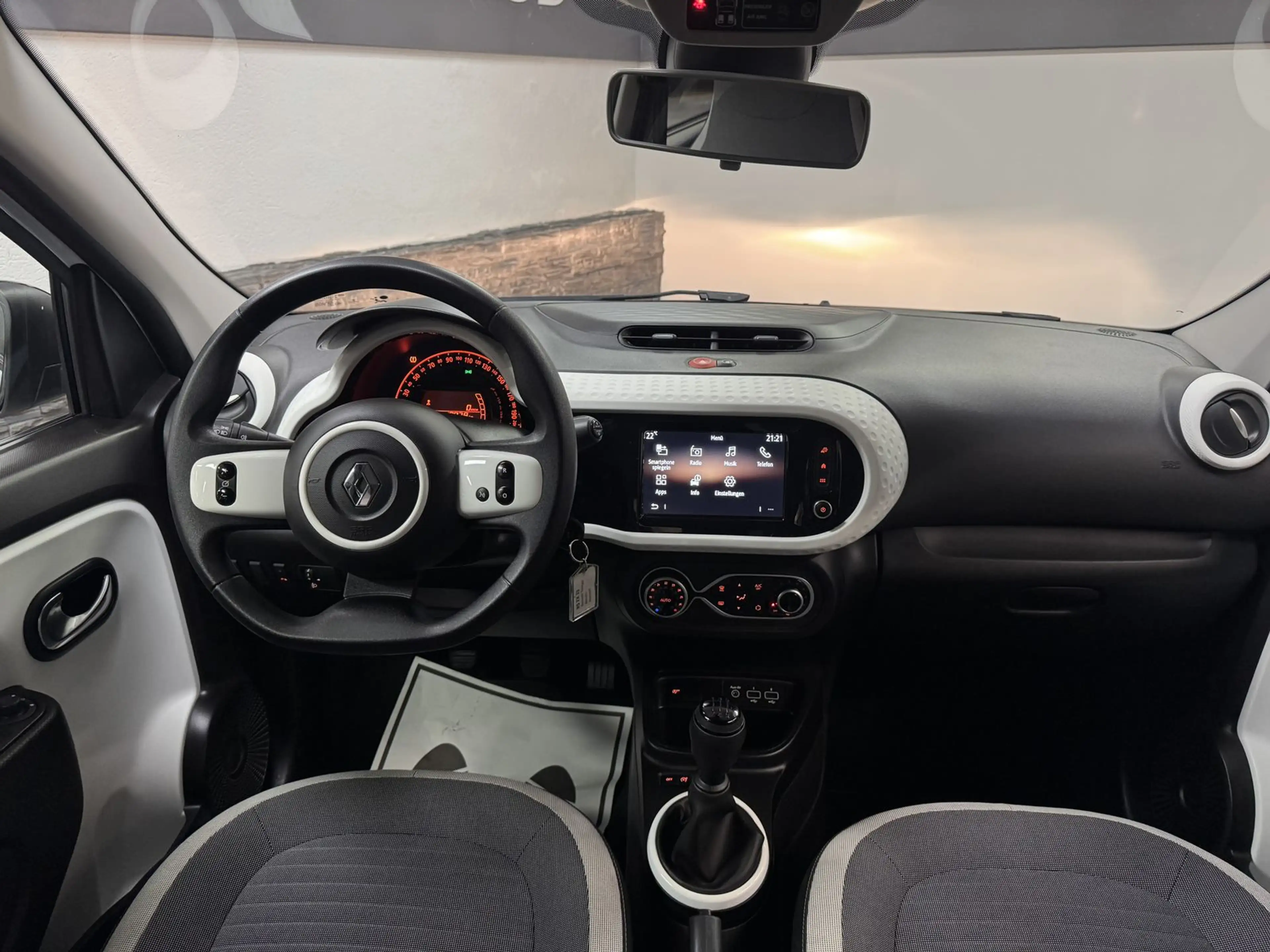 Renault Twingo Equilibre — photo 8