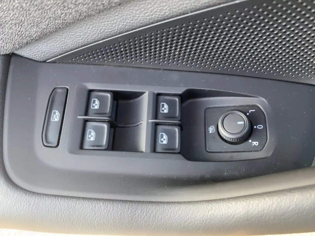 Volkswagen Passat *DSG*ACC*Kamera*LED*Navi*SHZ*Apple* 7