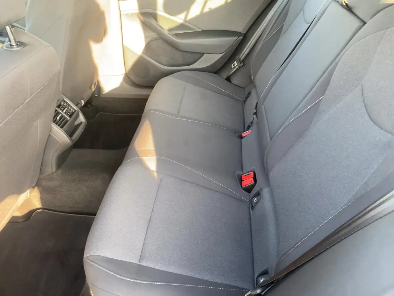 Volkswagen Passat *DSG*ACC*Kamera*LED*Navi*SHZ*Apple* 6
