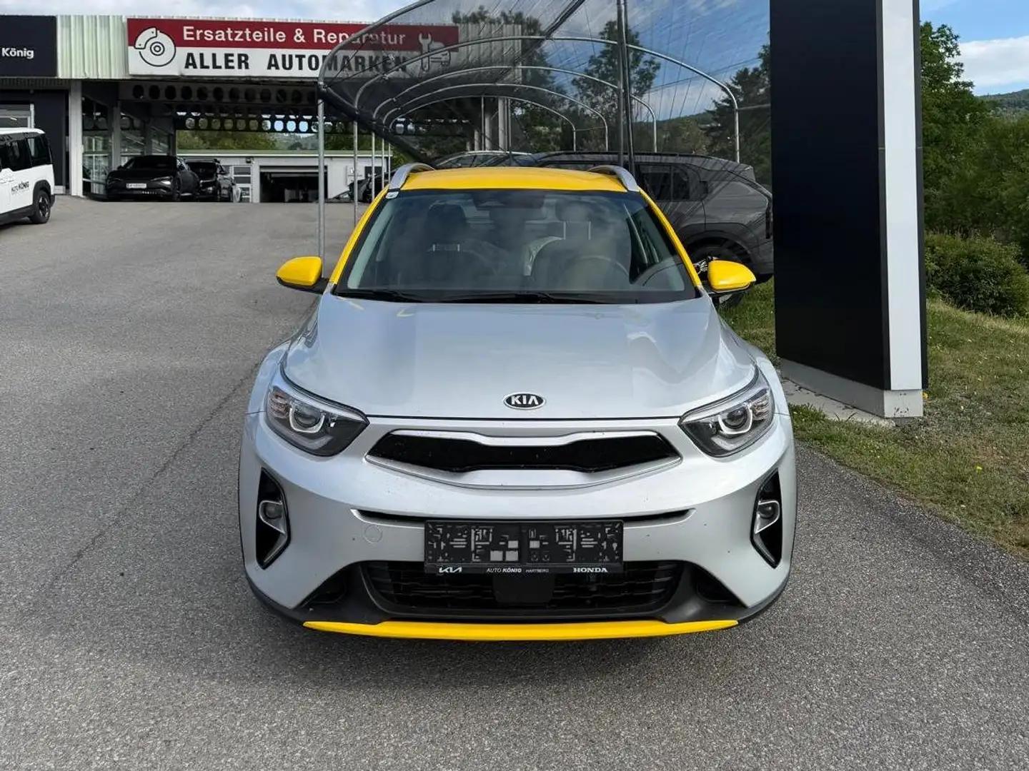 Kia Stonic Stonic 1,0 TGDI GPF ISG Silber Silber Silber - 2