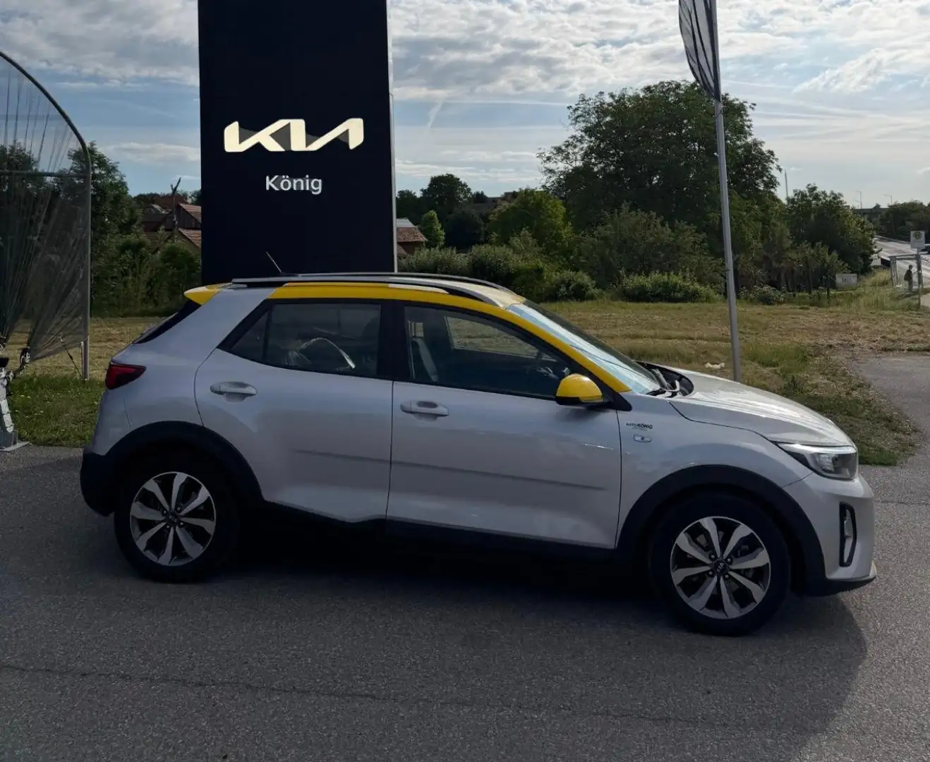 Kia Stonic Stonic 1,0 TGDI GPF ISG Silber Silber Silber - 1