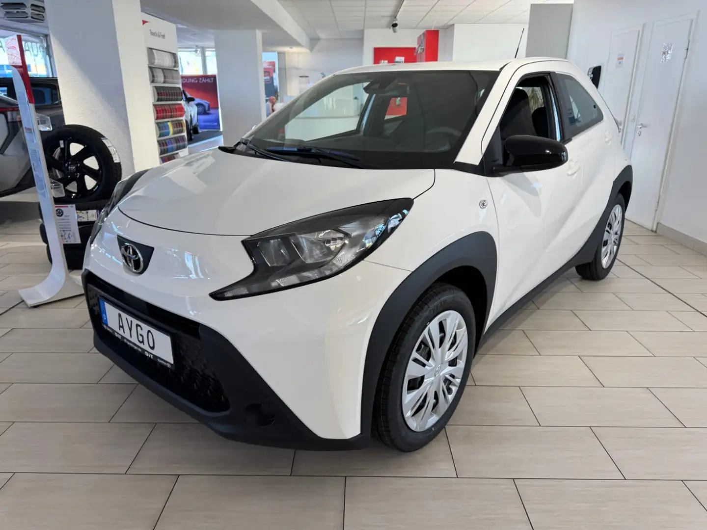 Toyota Aygo 1.0 Business Edition FLA SpurH KAM ACC Blanco - 2