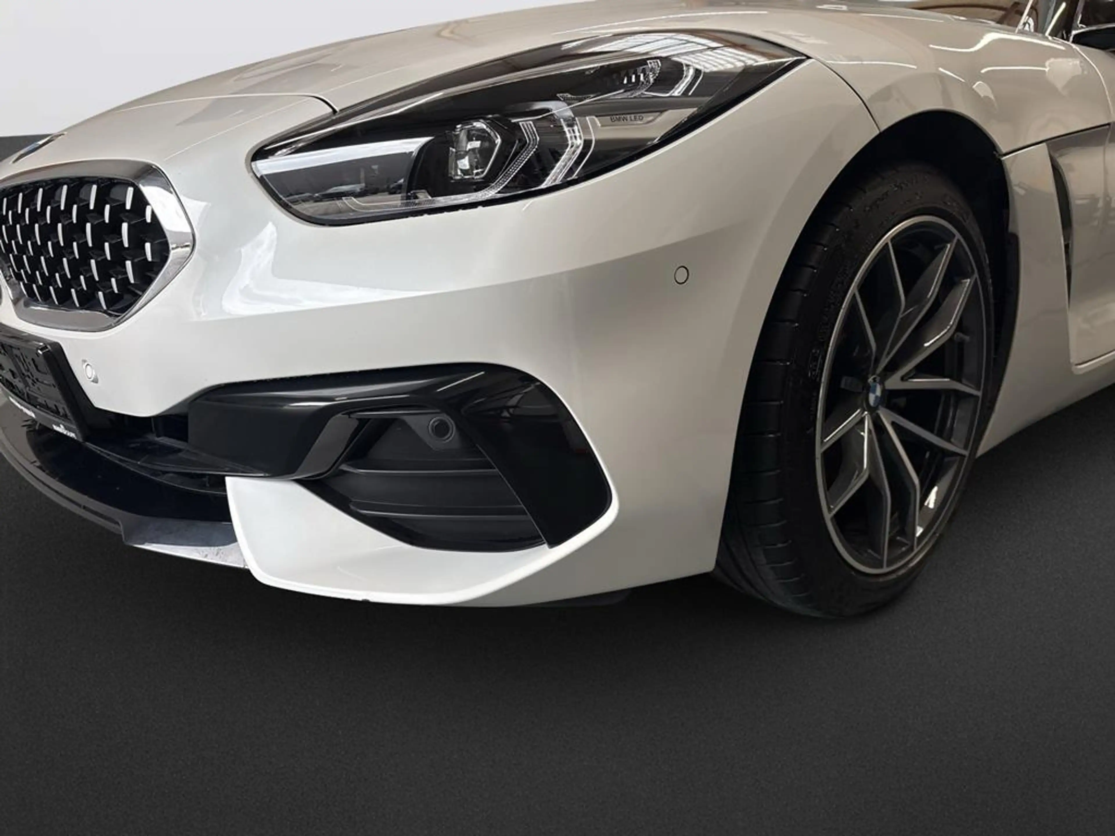 BMW Z4 Roadster sDrive 20 i Sport Line — photo 9